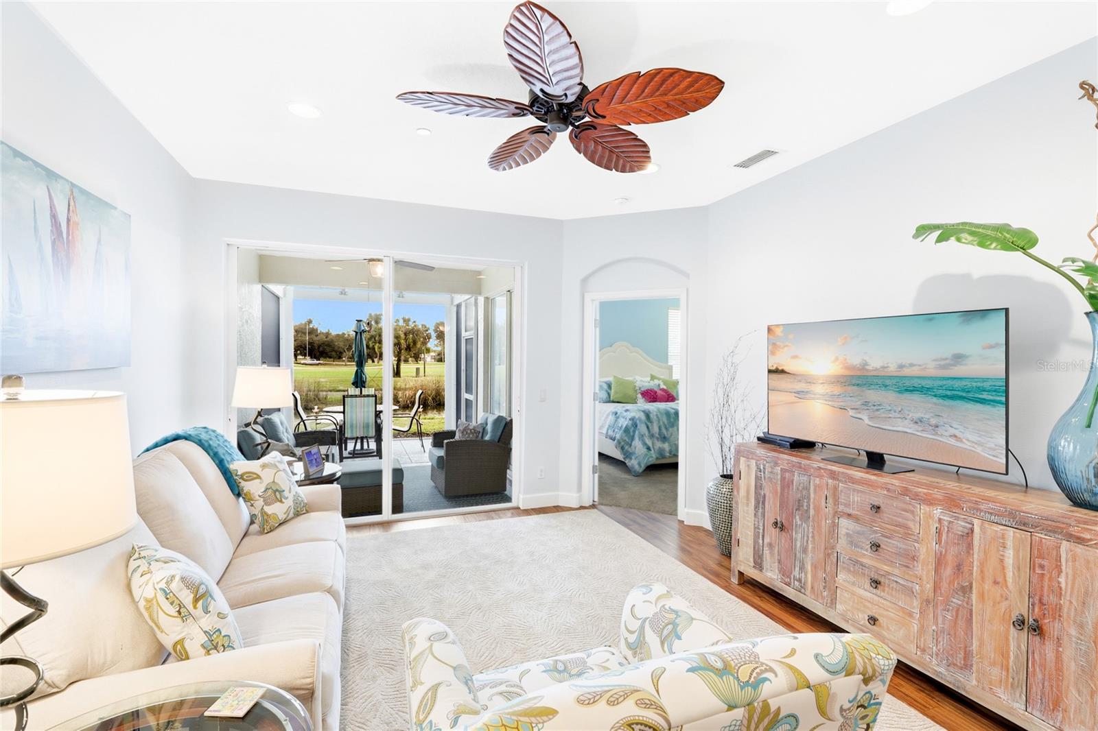 PELICAN POINTE GOLF & COUNTRY CLUB - Residential