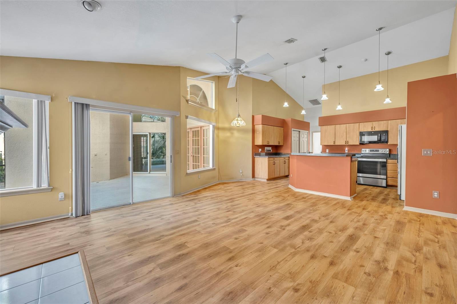 HOWELL CREEK PARK PH 1 - Residential