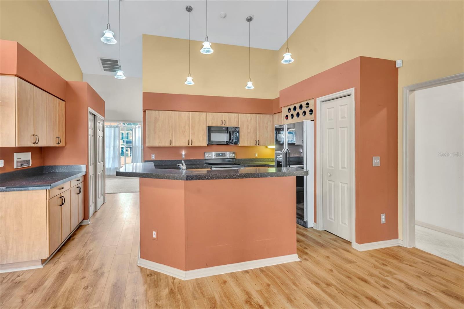 HOWELL CREEK PARK PH 1 - Residential