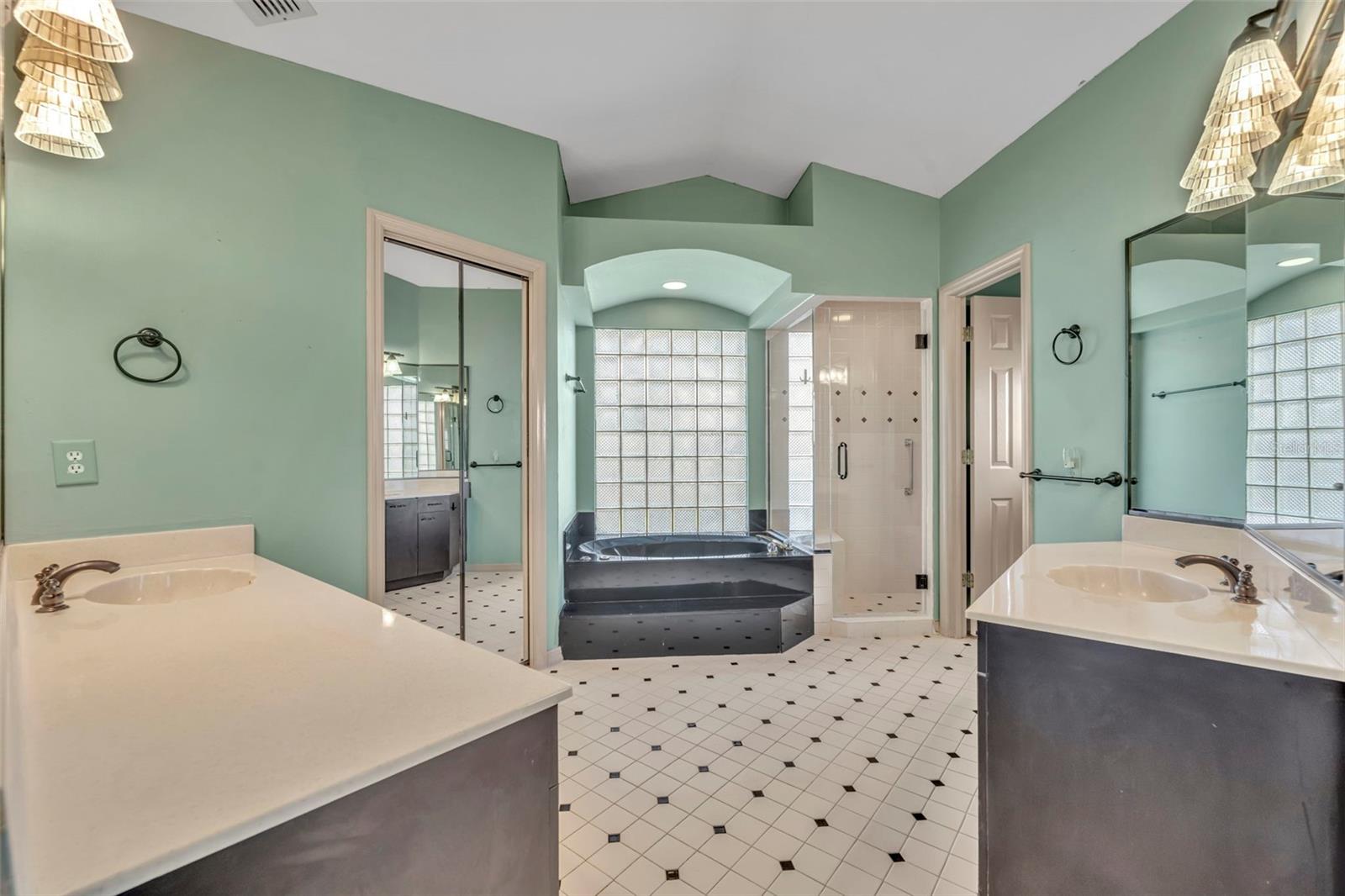 HOWELL CREEK PARK PH 1 - Residential