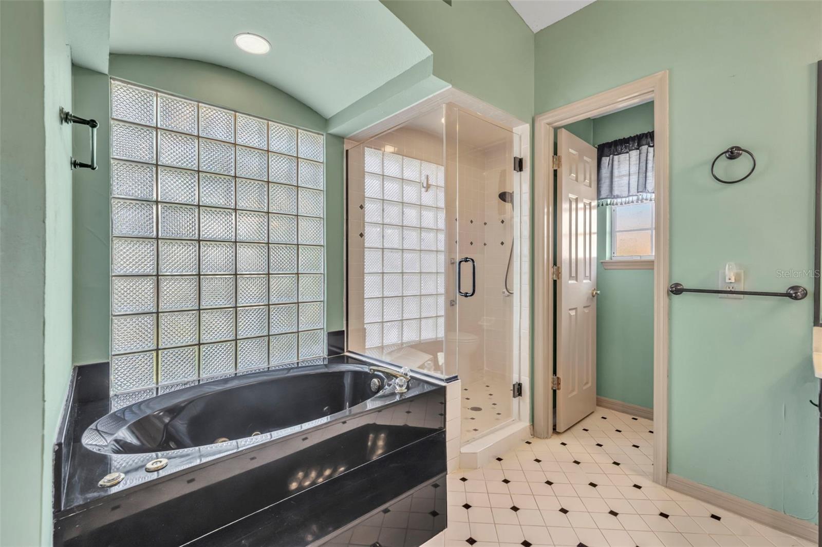 HOWELL CREEK PARK PH 1 - Residential