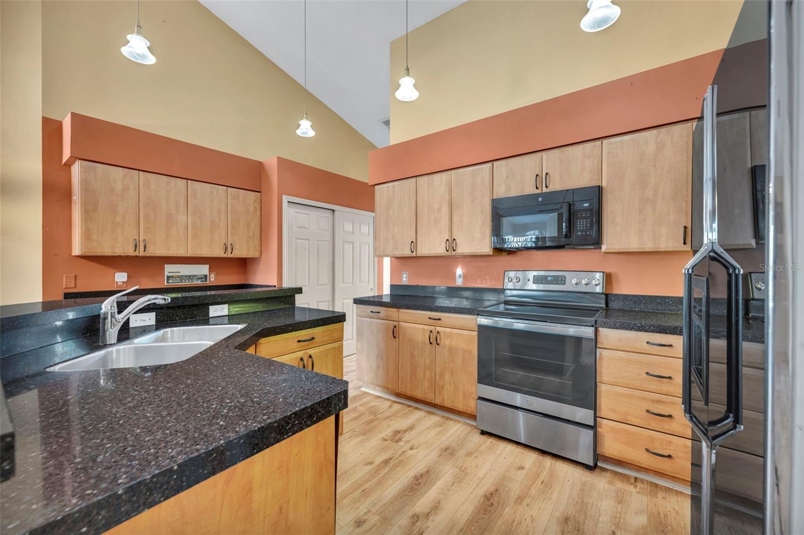 HOWELL CREEK PARK PH 1 - Residential