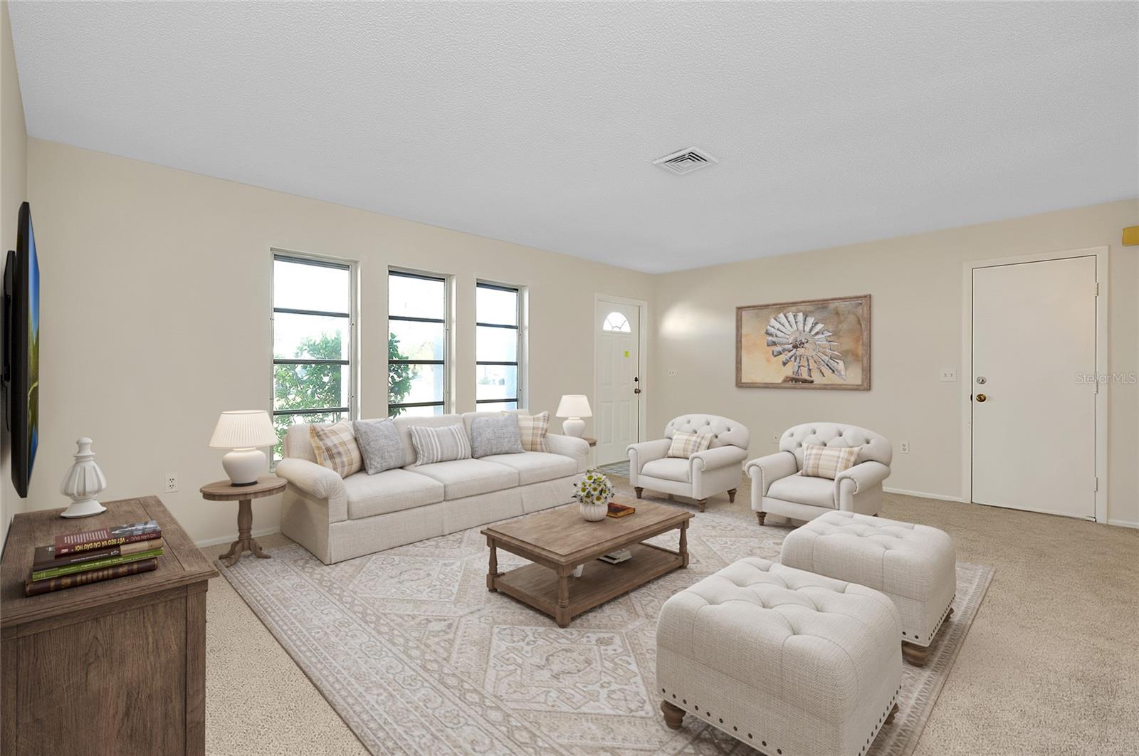 370 CIRCLEWOOD DRIVE E1-4