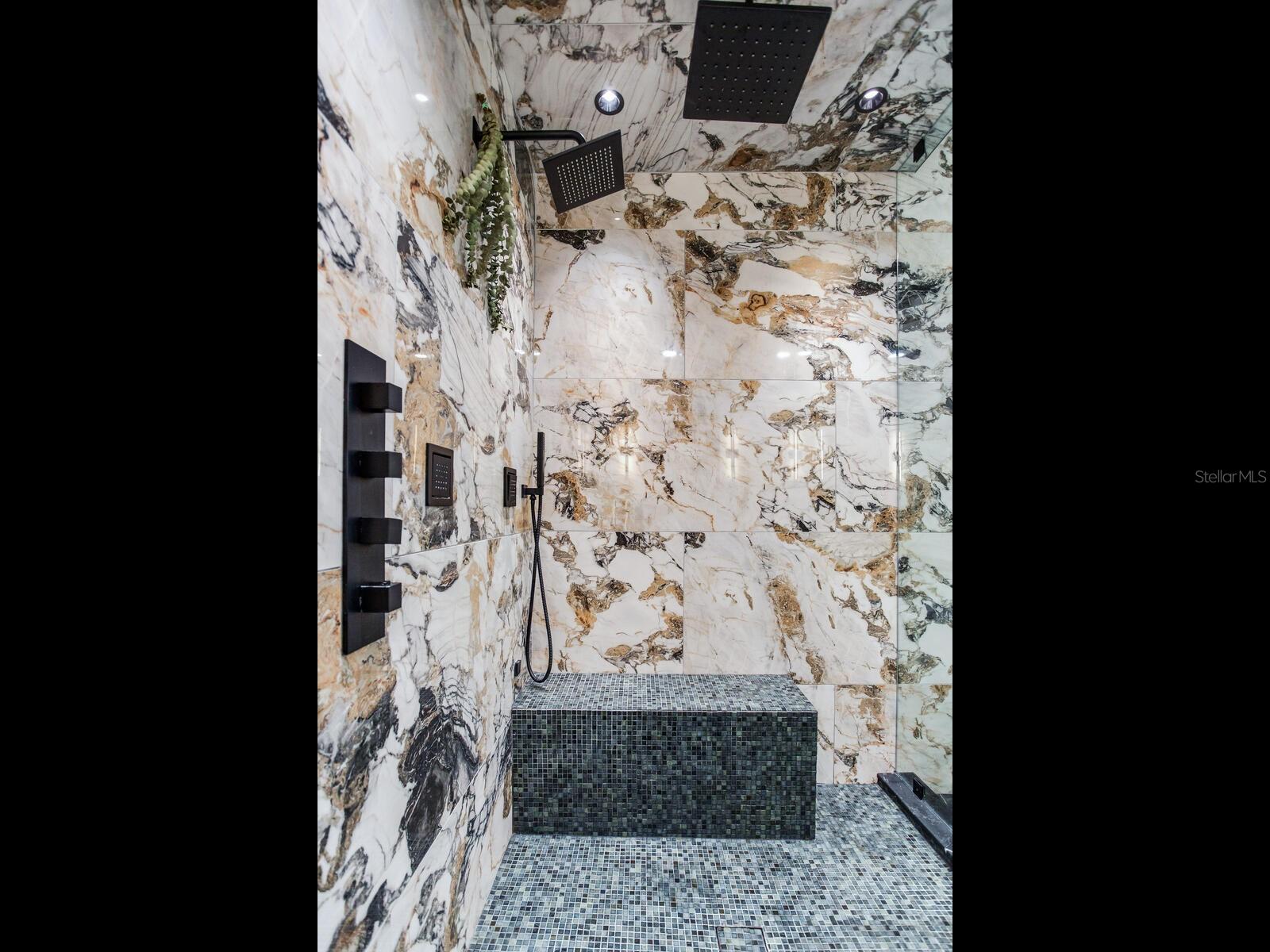 SUNSET PARK ISLES DUNDEE 1 - Residential Lease