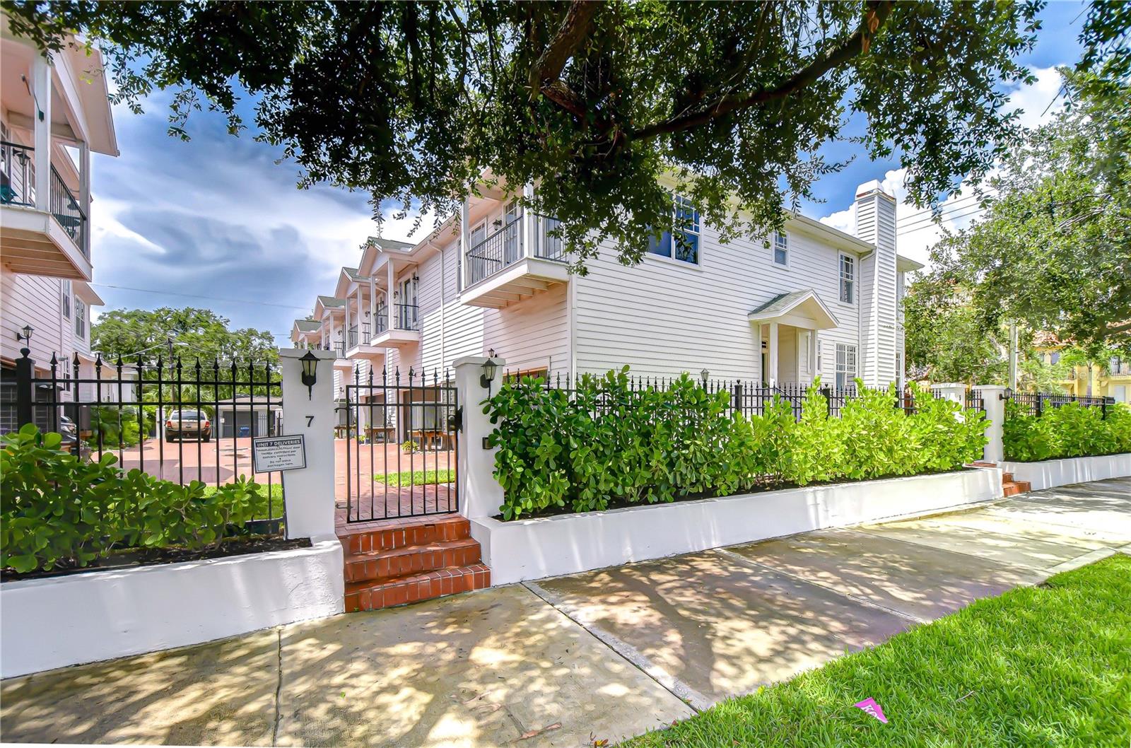 113 BOSPHOROUS AVENUE 5