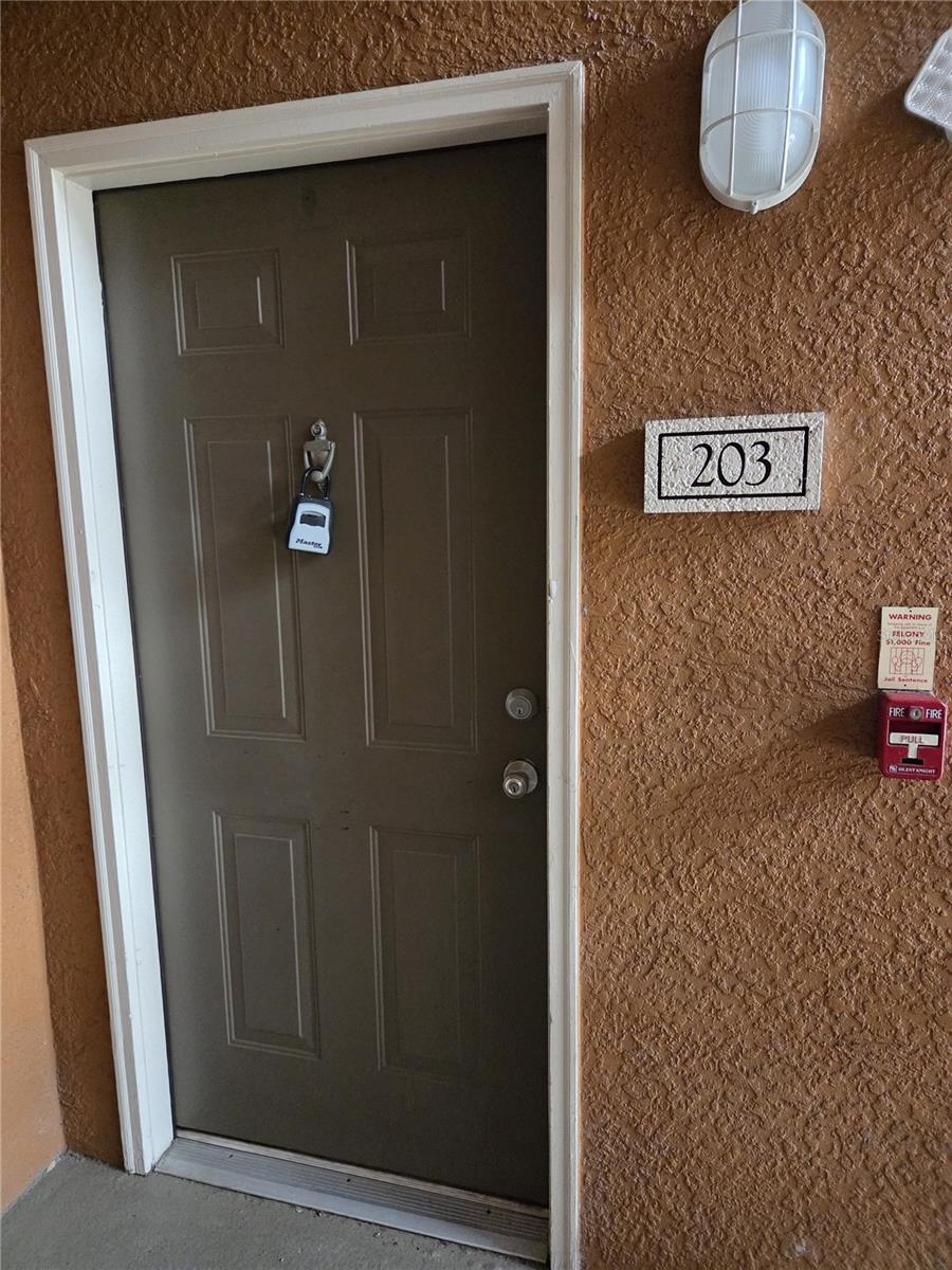 SERENATA CONDO - Residential