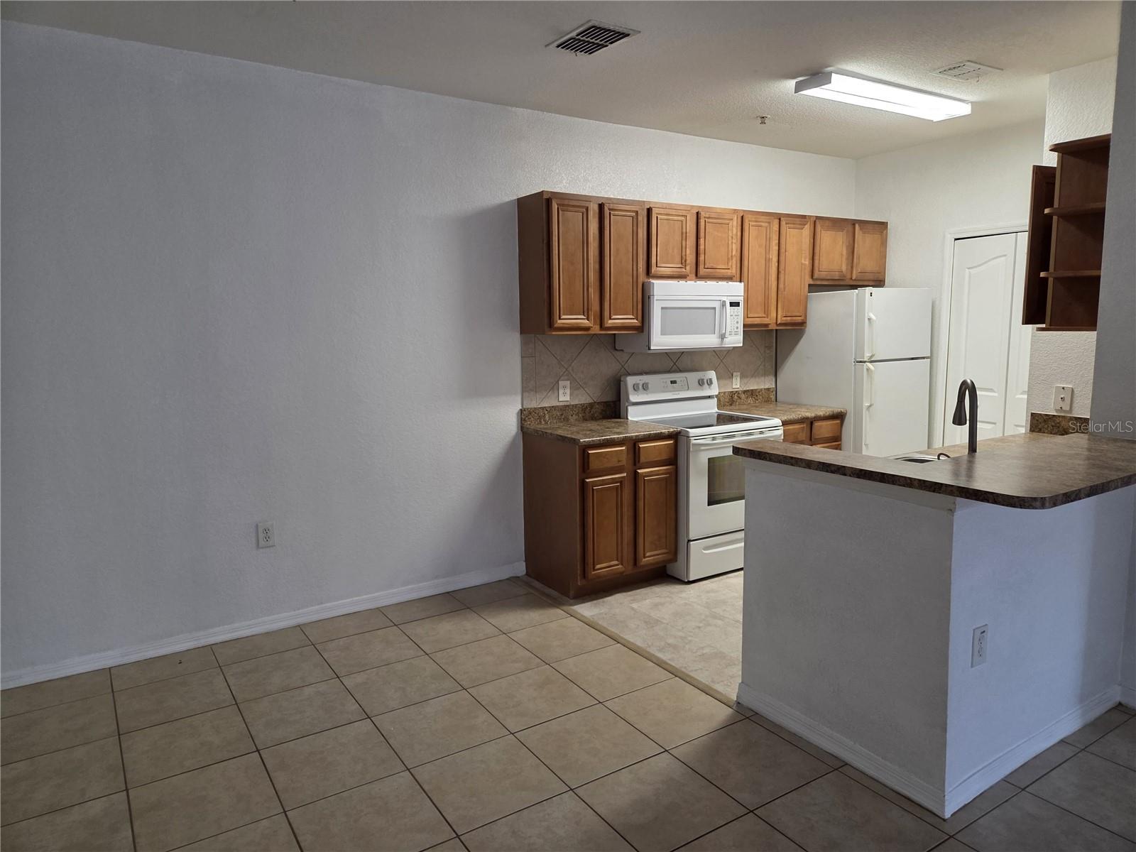 SERENATA CONDO - Residential