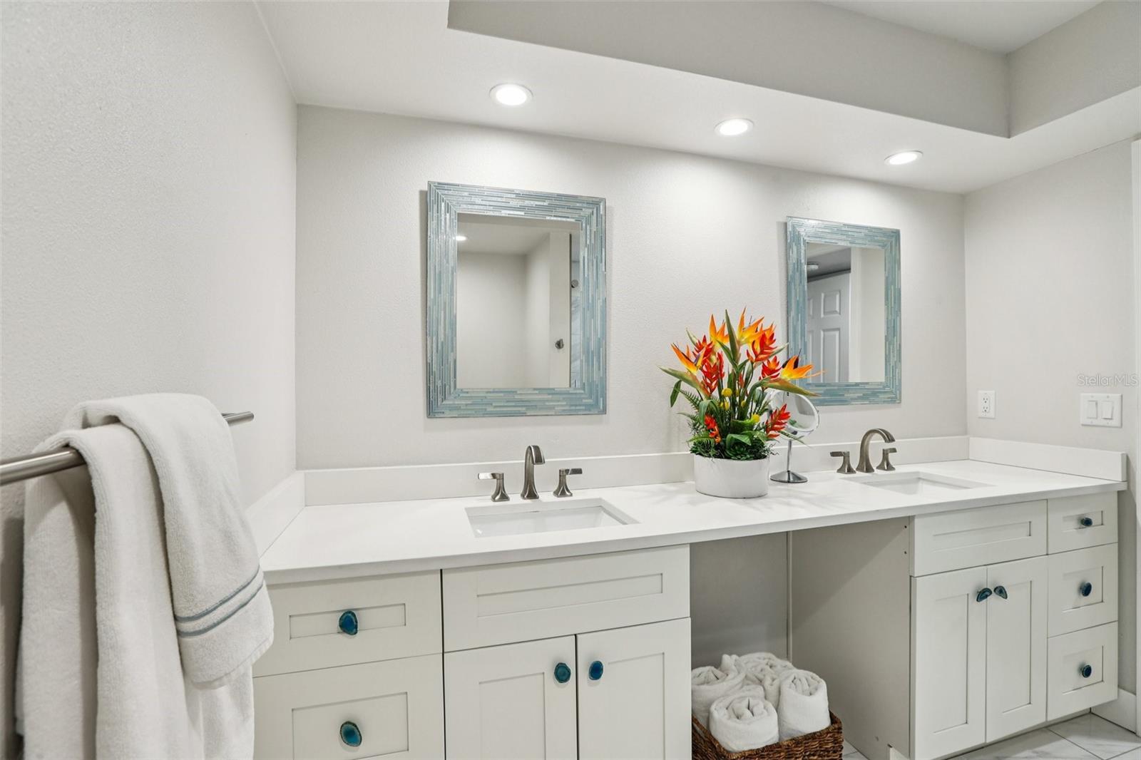 MARINA BAY OF ST PETERSBURG BEACH - Residential