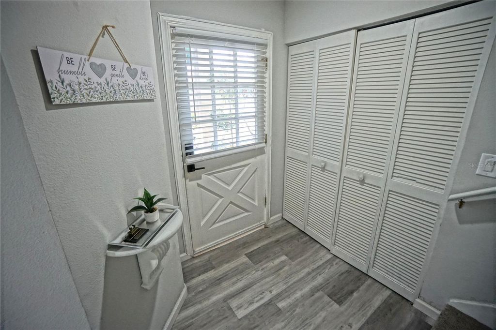 Photo of 6924 Lakeview Court, Tampa, FL 33634 (MLS # TB8461590)