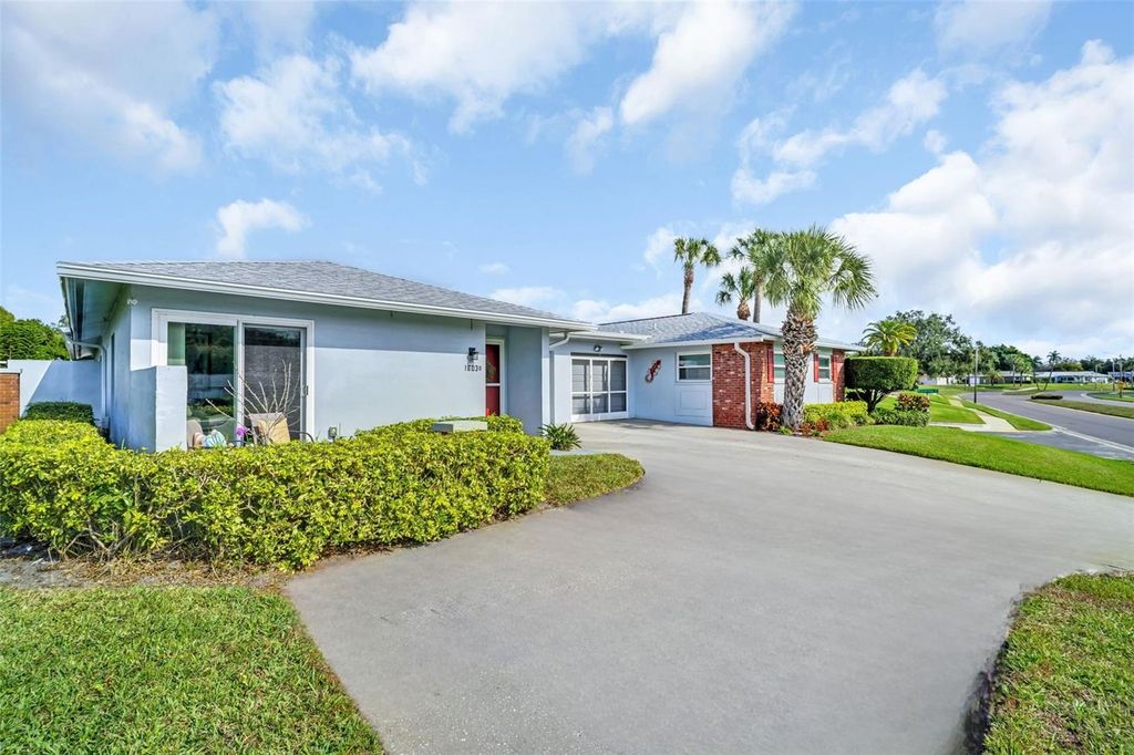 Photo of 1603 Whitebridge Drive #D, Palm Harbor, FL 34684 (MLS # TB8463449)