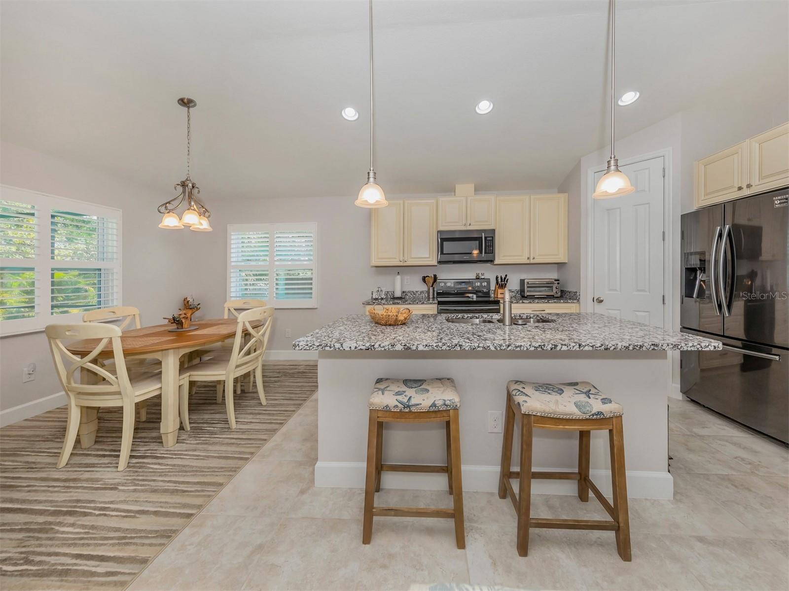 SOUTH VENICE - Residential Lease