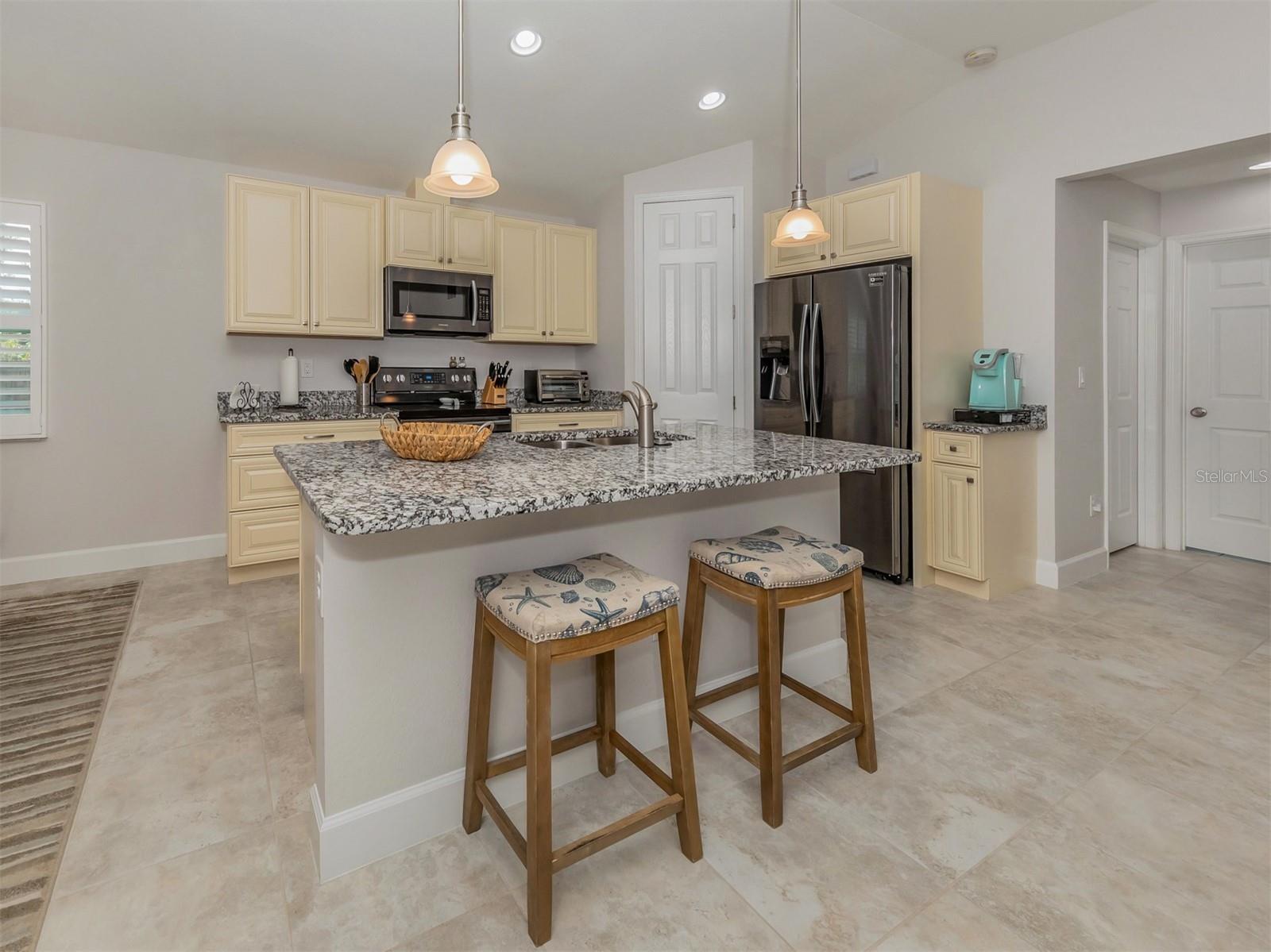 SOUTH VENICE - Residential Lease