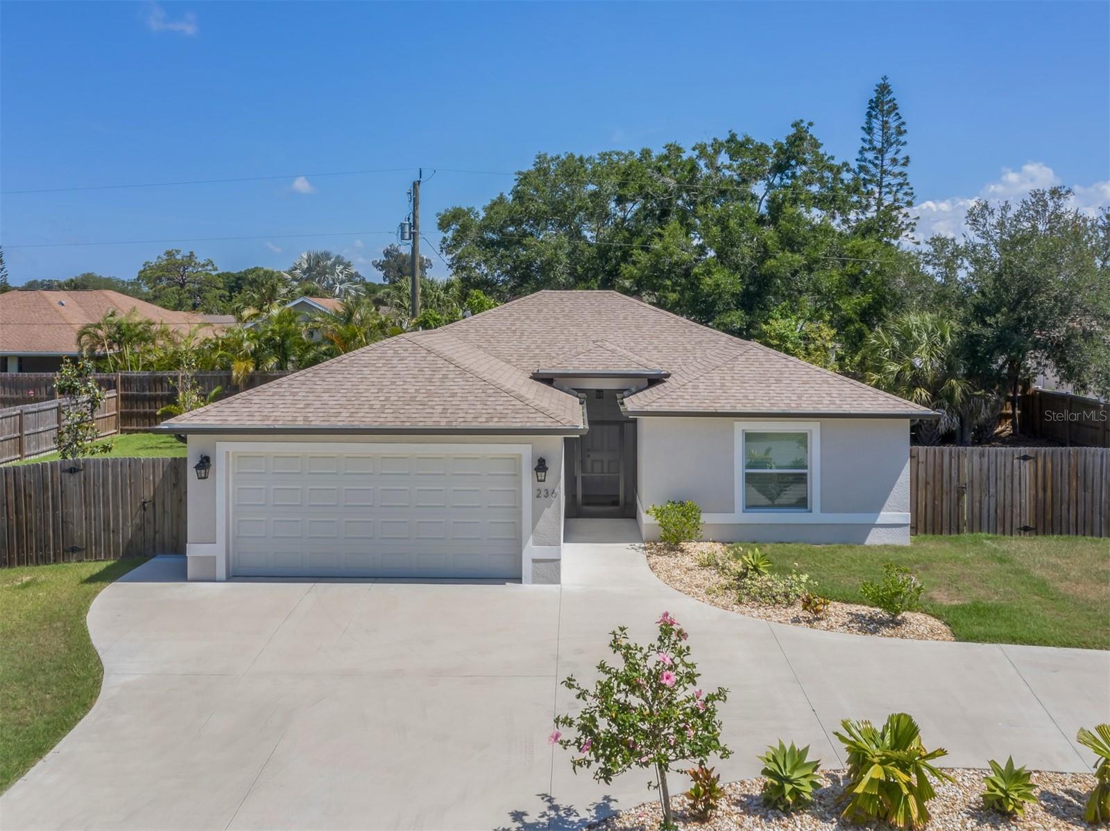 SOUTH VENICE - Residential Lease