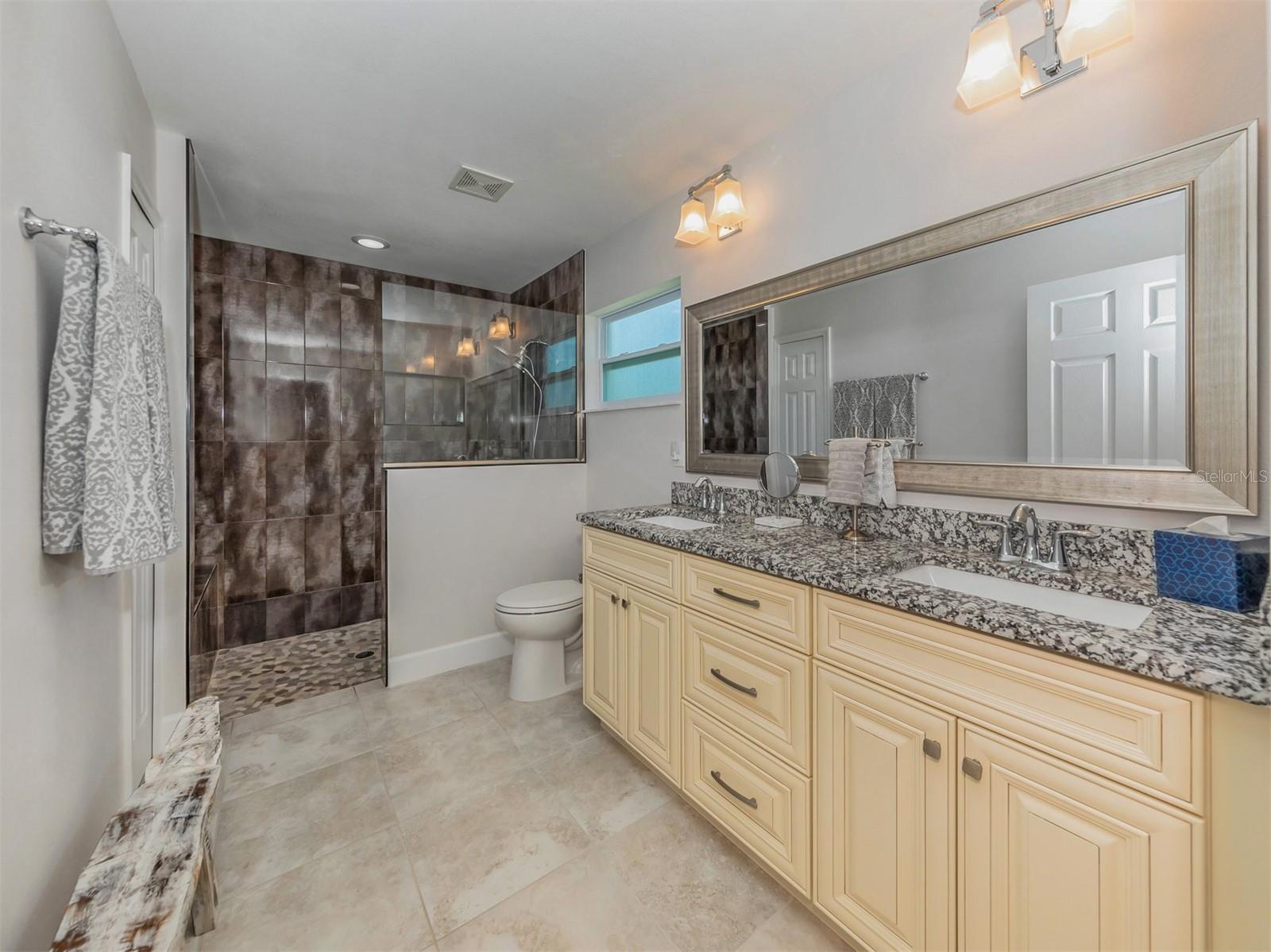 SOUTH VENICE - Residential Lease