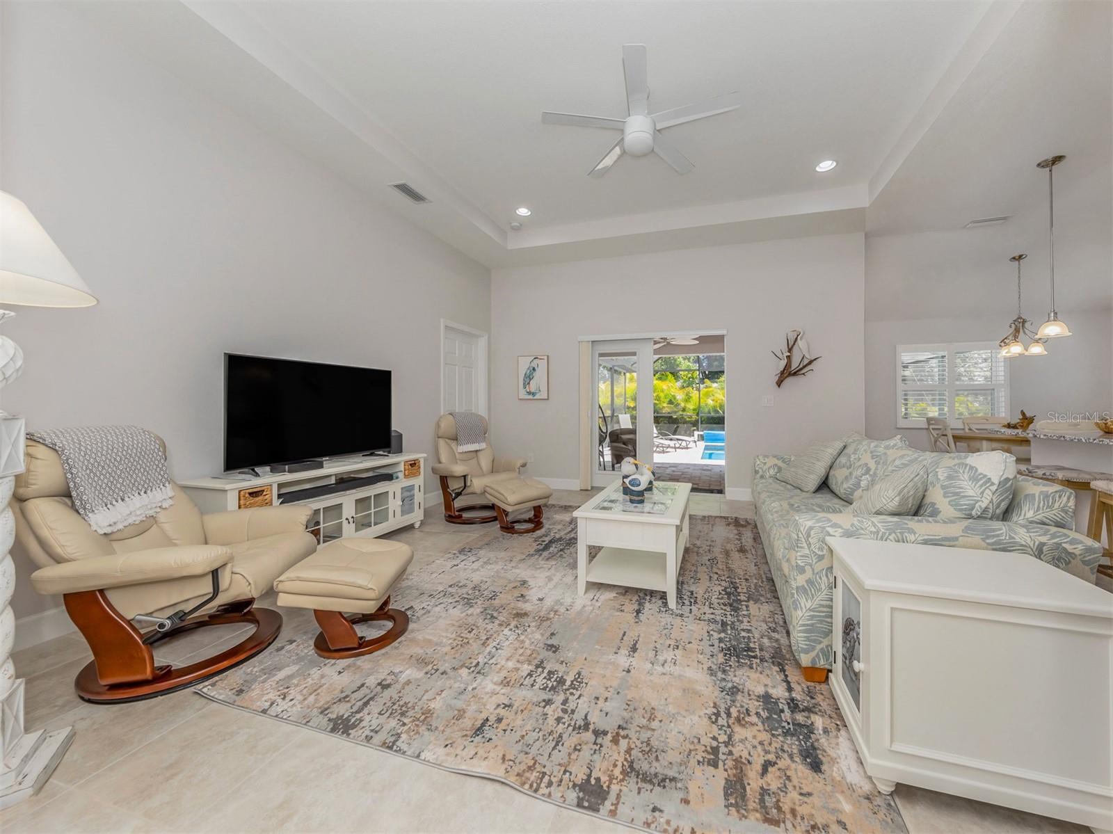 SOUTH VENICE - Residential Lease