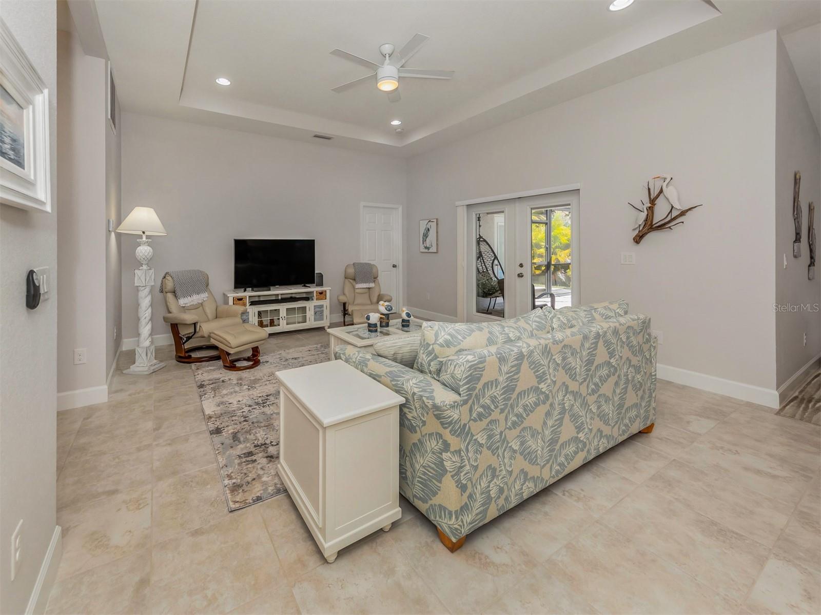 SOUTH VENICE - Residential Lease