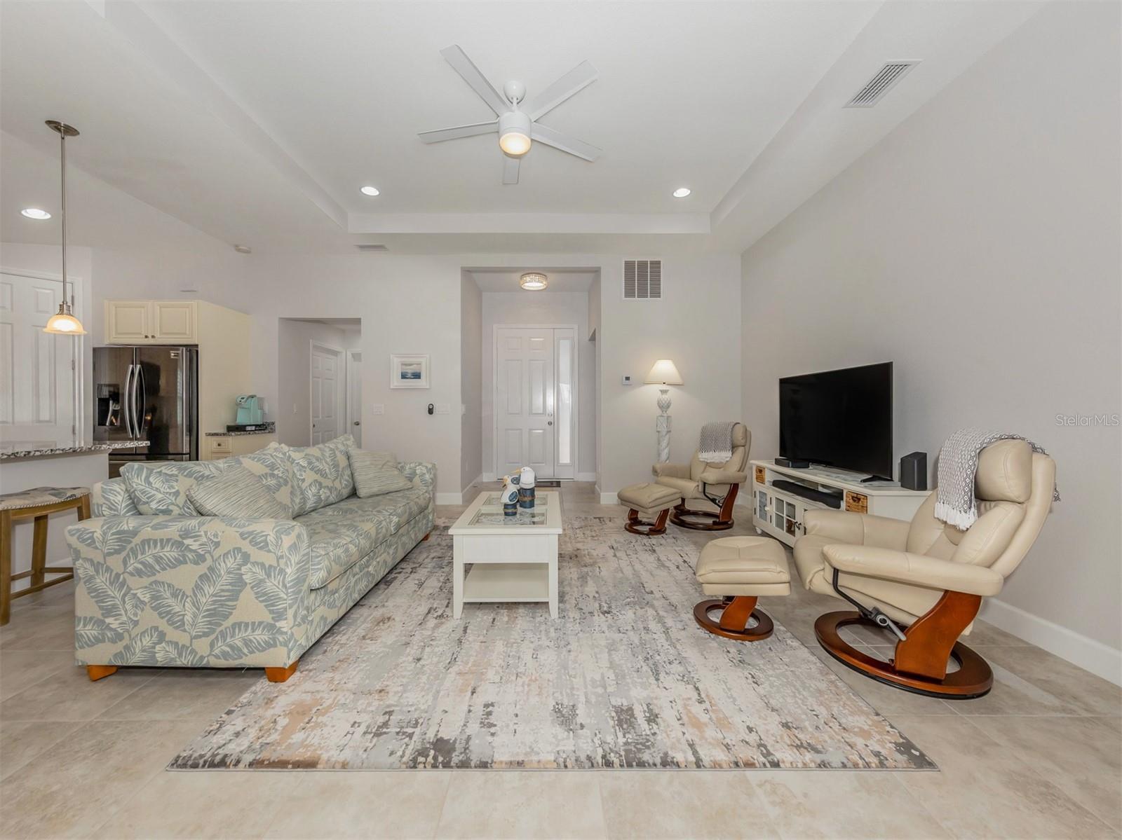 SOUTH VENICE - Residential Lease