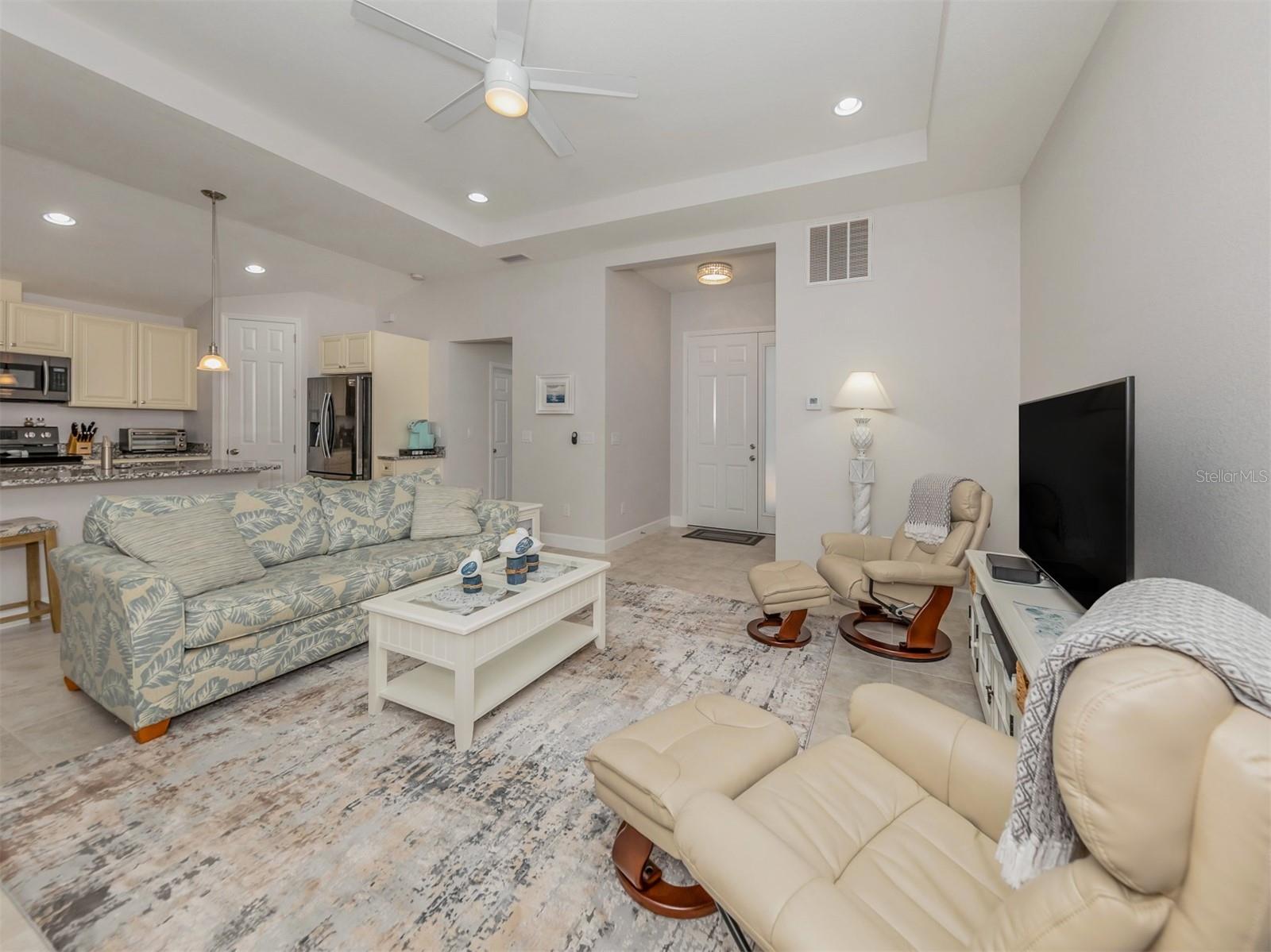 SOUTH VENICE - Residential Lease