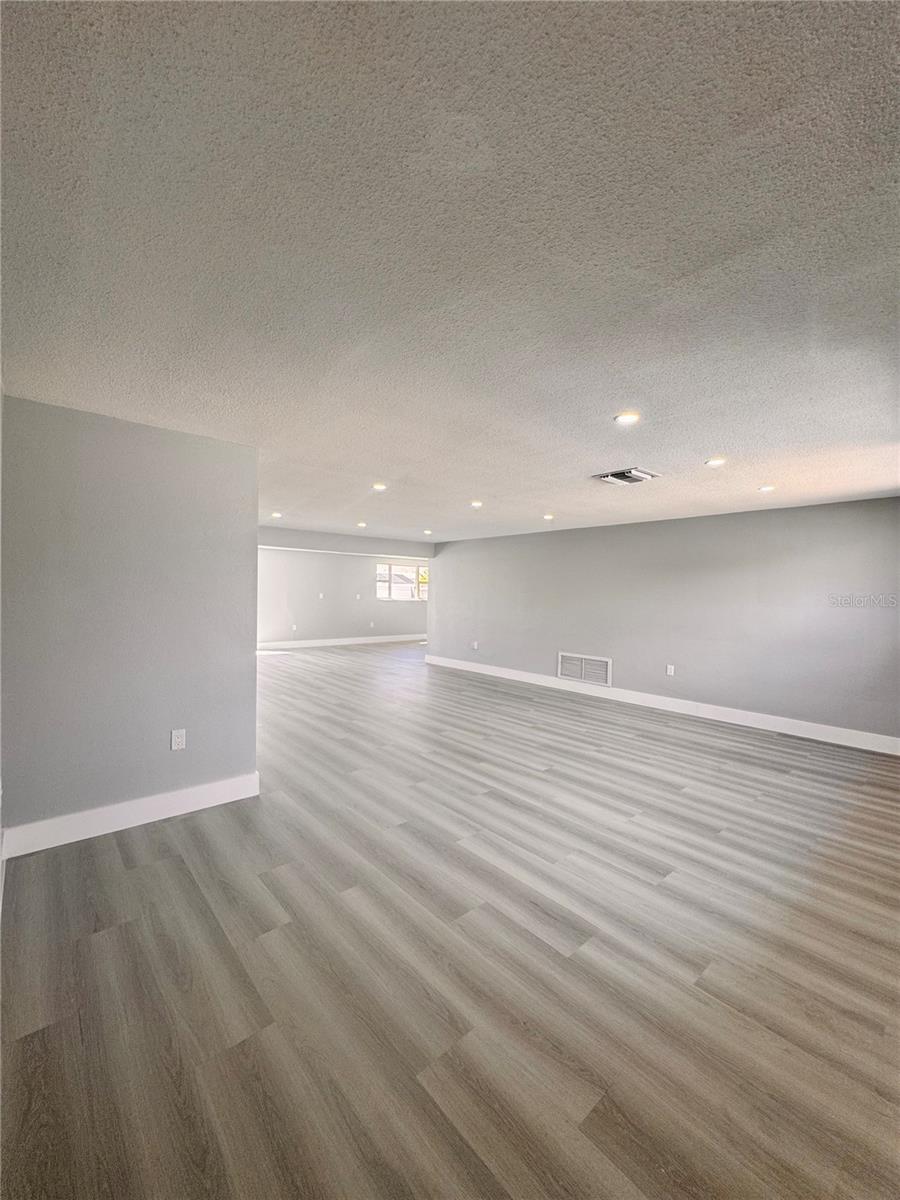 EMBASSY HILLS - Residential