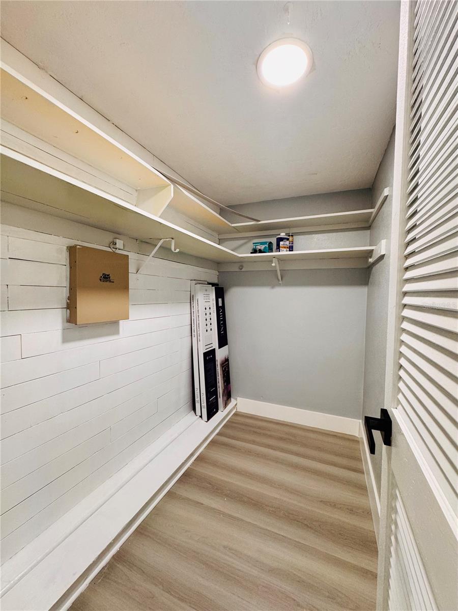 EMBASSY HILLS - Residential