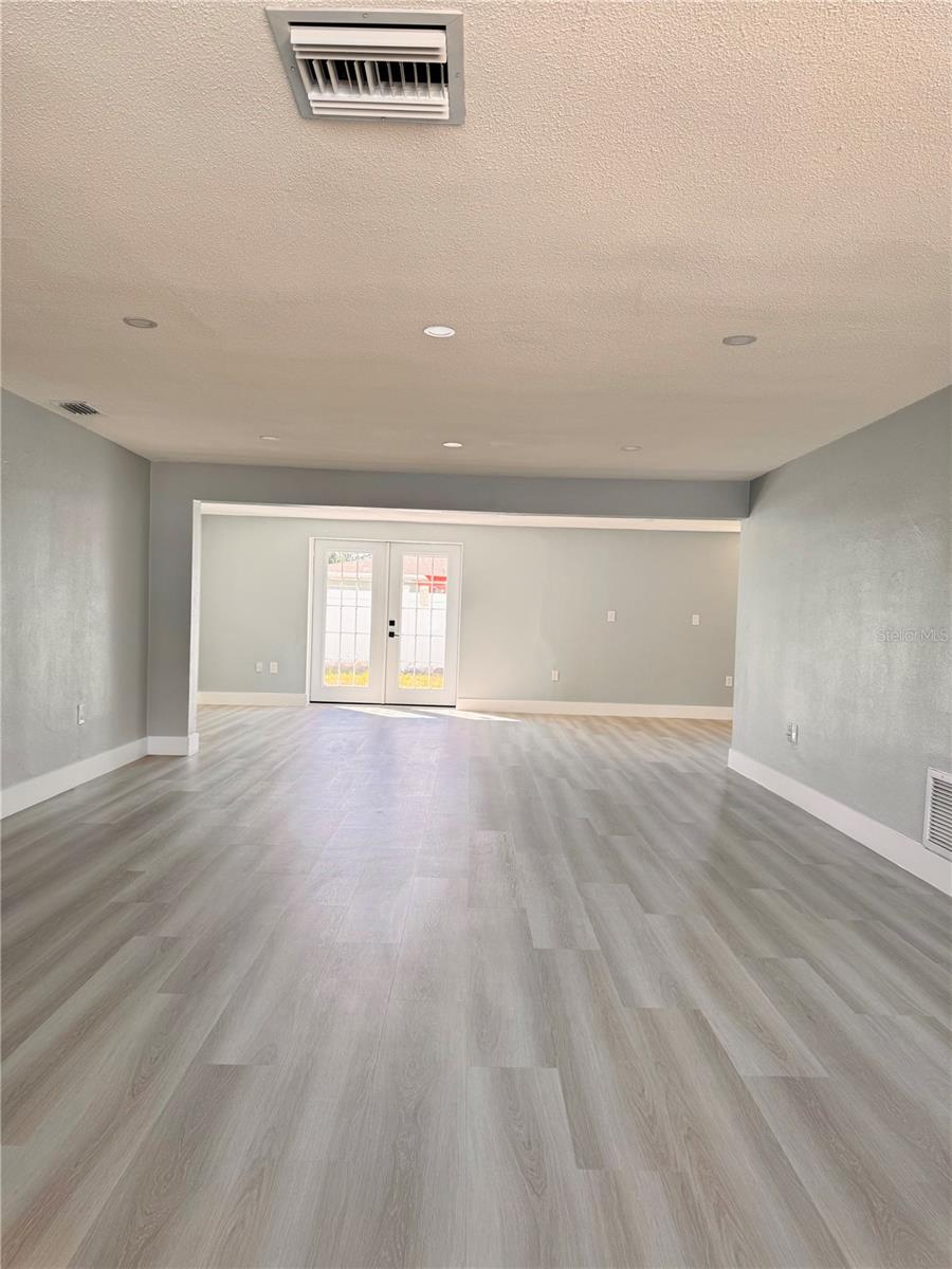 EMBASSY HILLS - Residential