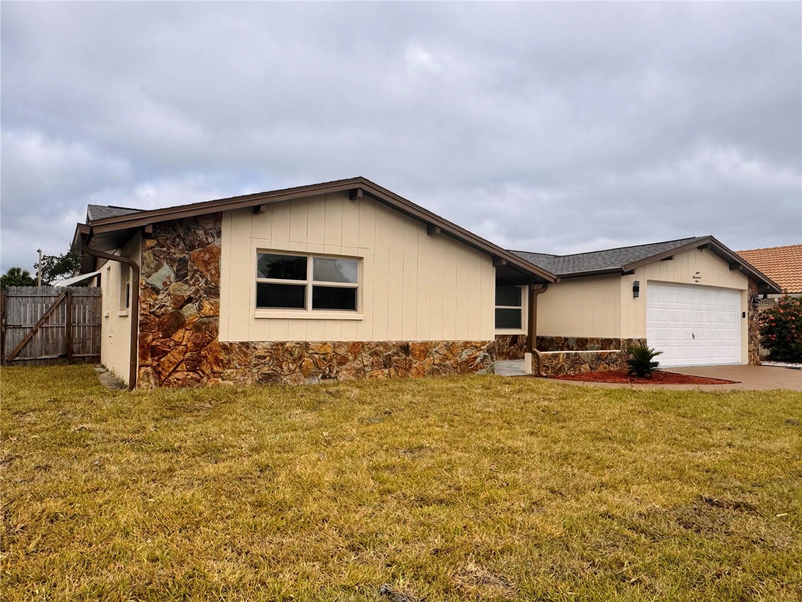 EMBASSY HILLS - Residential