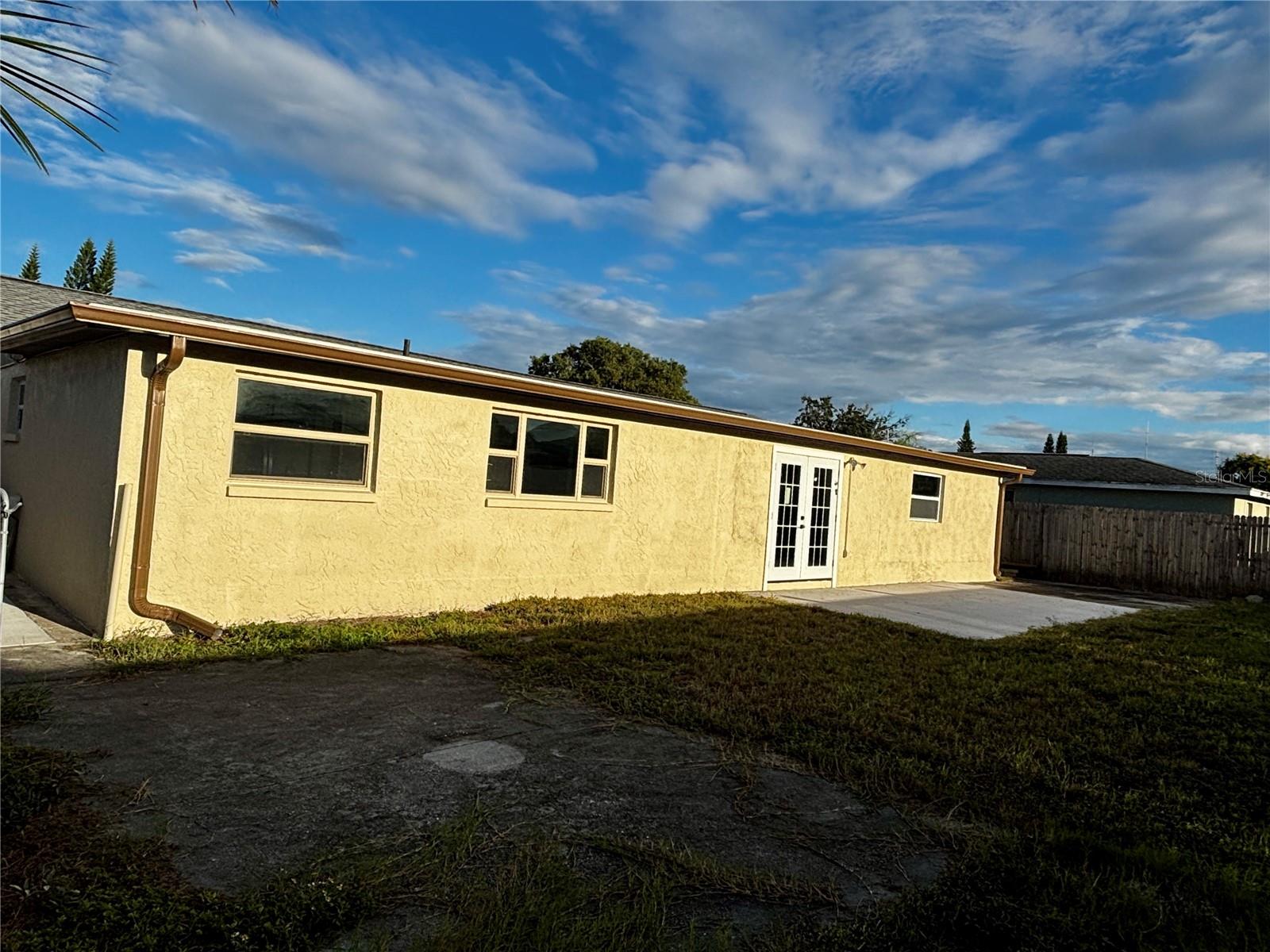 EMBASSY HILLS - Residential