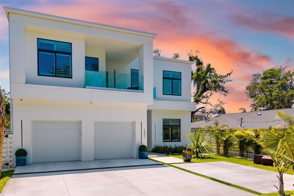 Photo of 1842 Kenilworth Street, Sarasota, FL 34231 (MLS # A4649136)