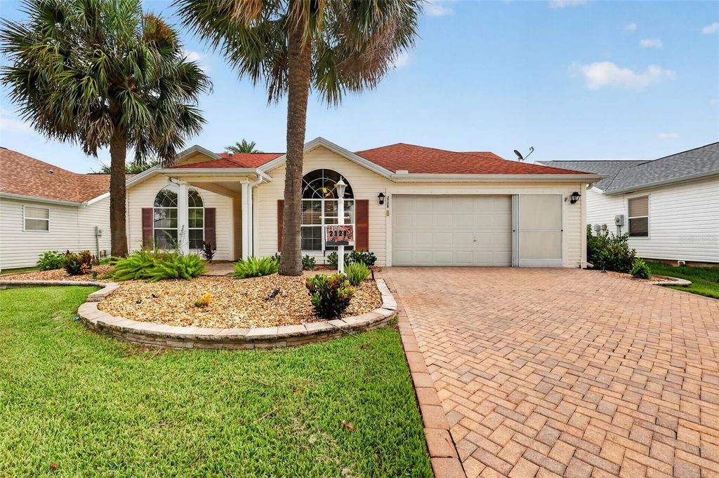 Photo of 2129 Margarita Drive, Lady Lake, FL 32159 (MLS # G5114797)