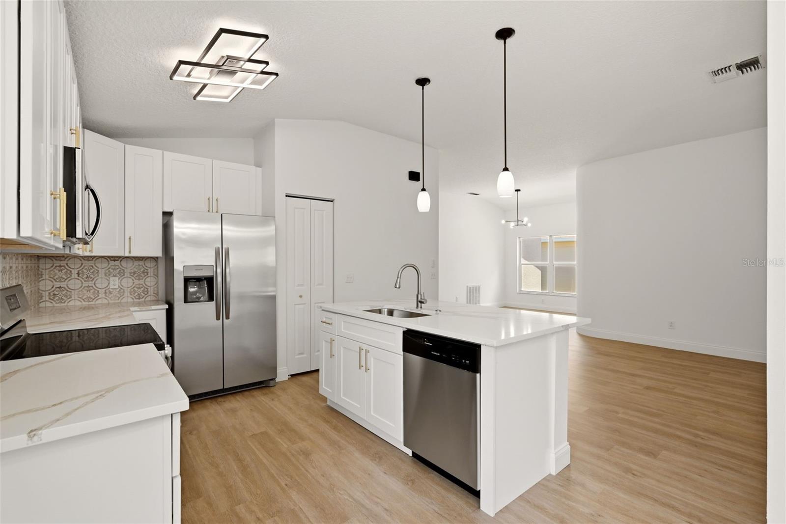 PROVIDENCE LAKES UNIT IV PH - Residential