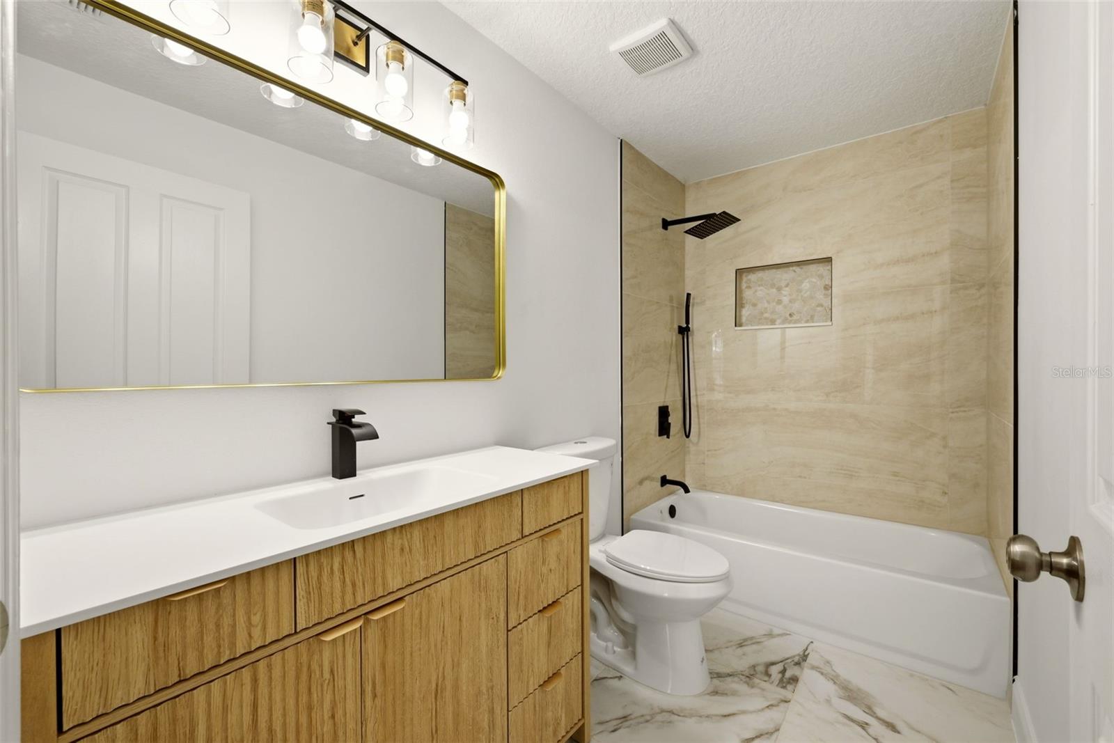 PROVIDENCE LAKES UNIT IV PH - Residential
