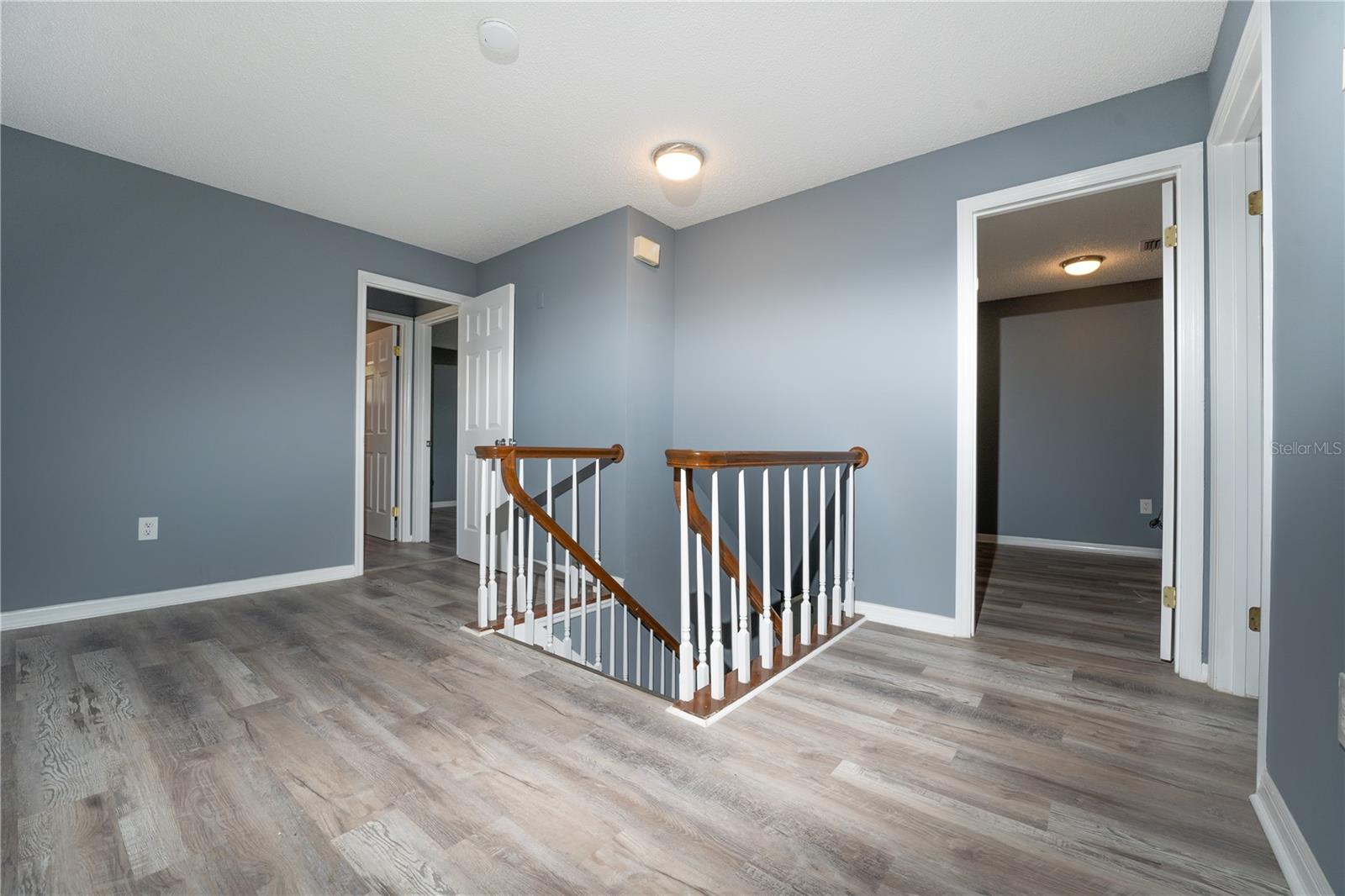 ROLLING HILLS MANOR - Residential