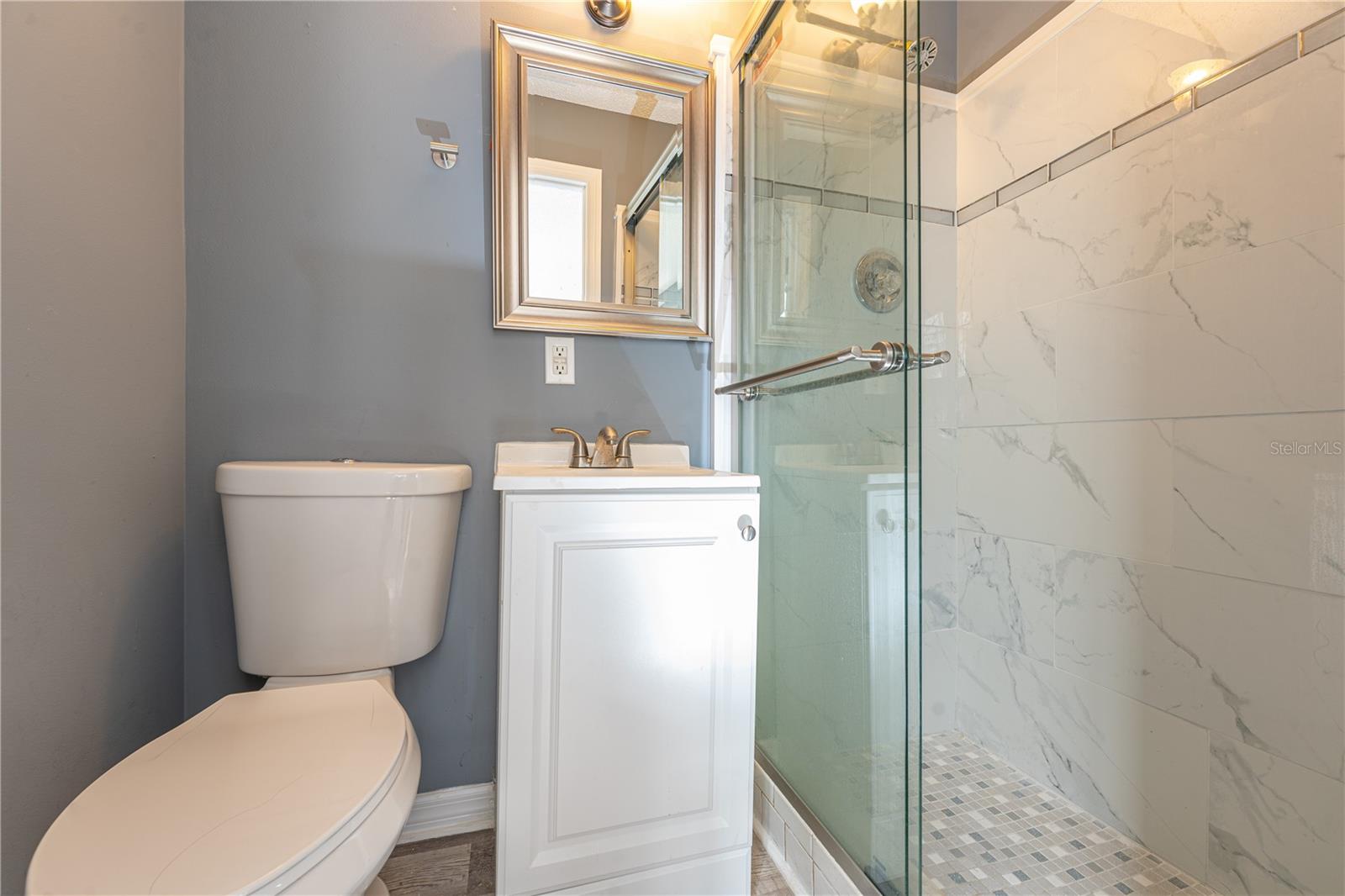 ROLLING HILLS MANOR - Residential