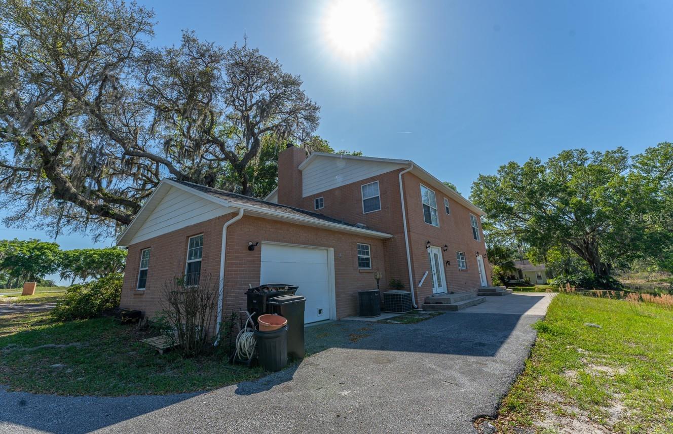 ROLLING HILLS MANOR - Residential
