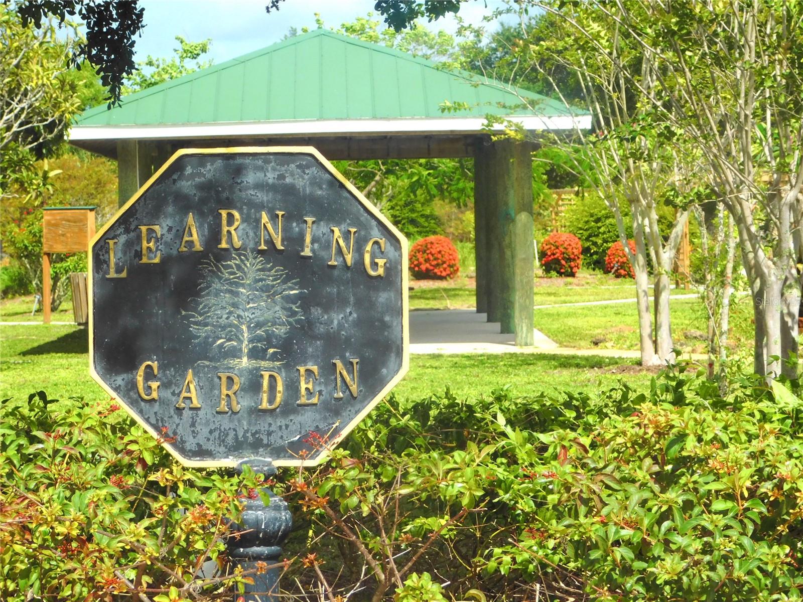 PORT CHARLOTTE SEC 94 01 - Land