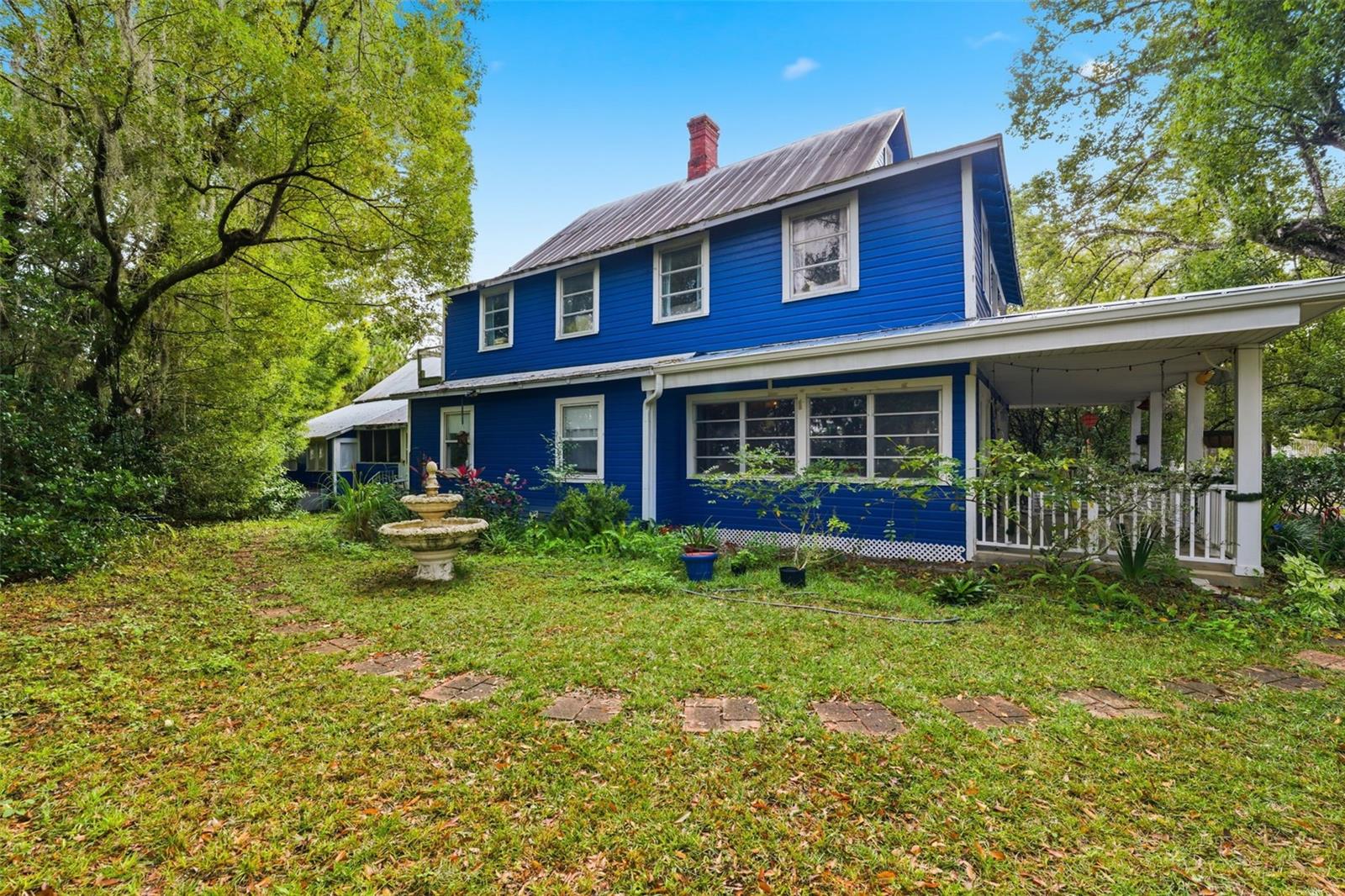 TOWN/BROOKSVILLE - Residential