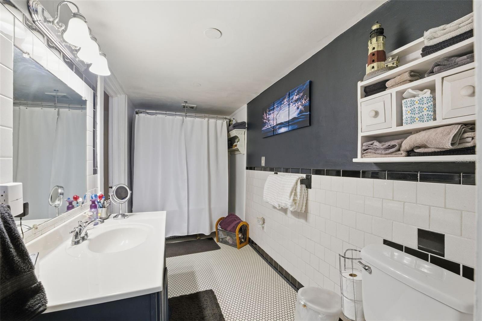 TOWN/BROOKSVILLE - Residential