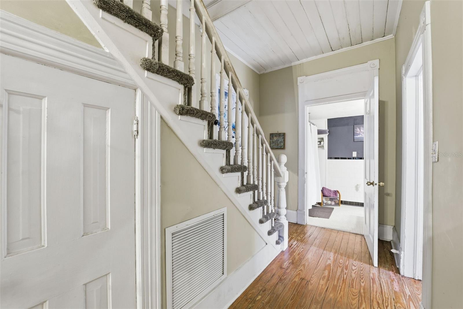 TOWN/BROOKSVILLE - Residential