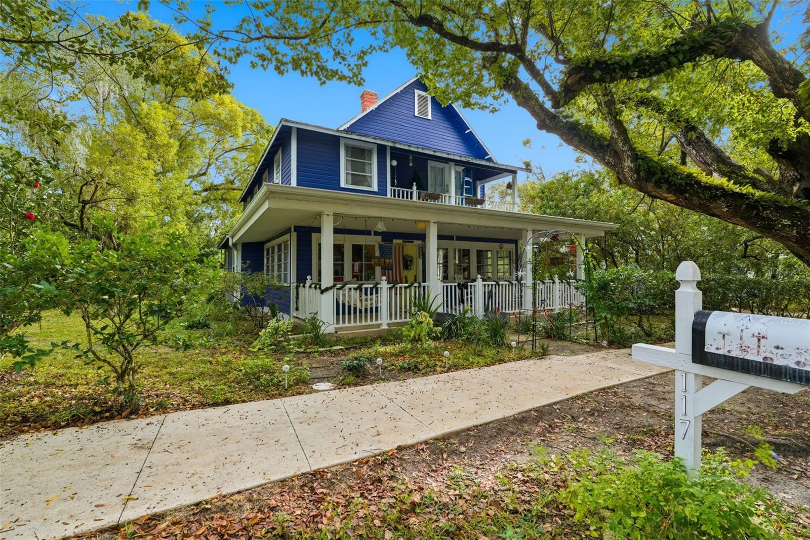 TOWN/BROOKSVILLE - Residential