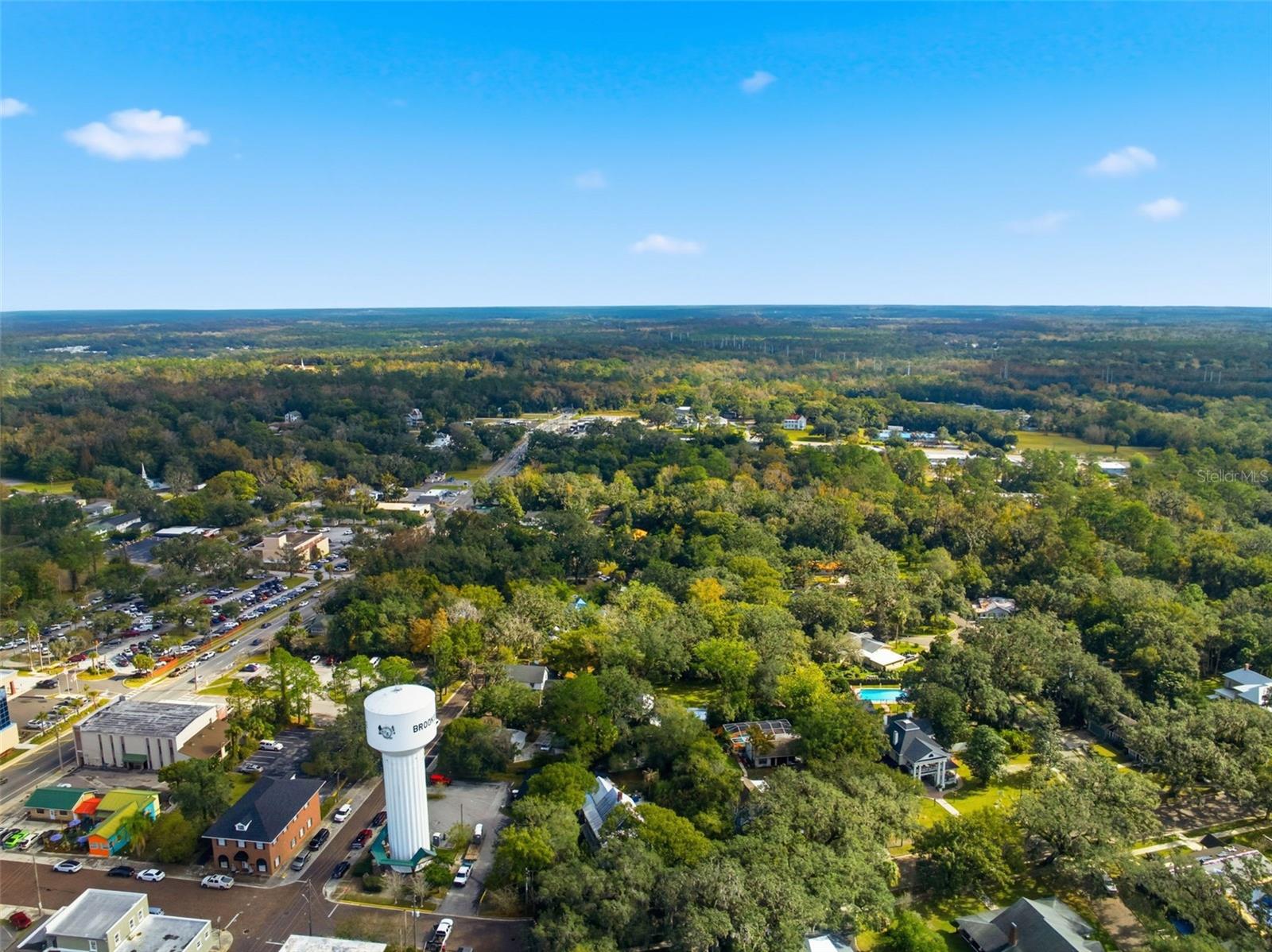 TOWN/BROOKSVILLE - Residential