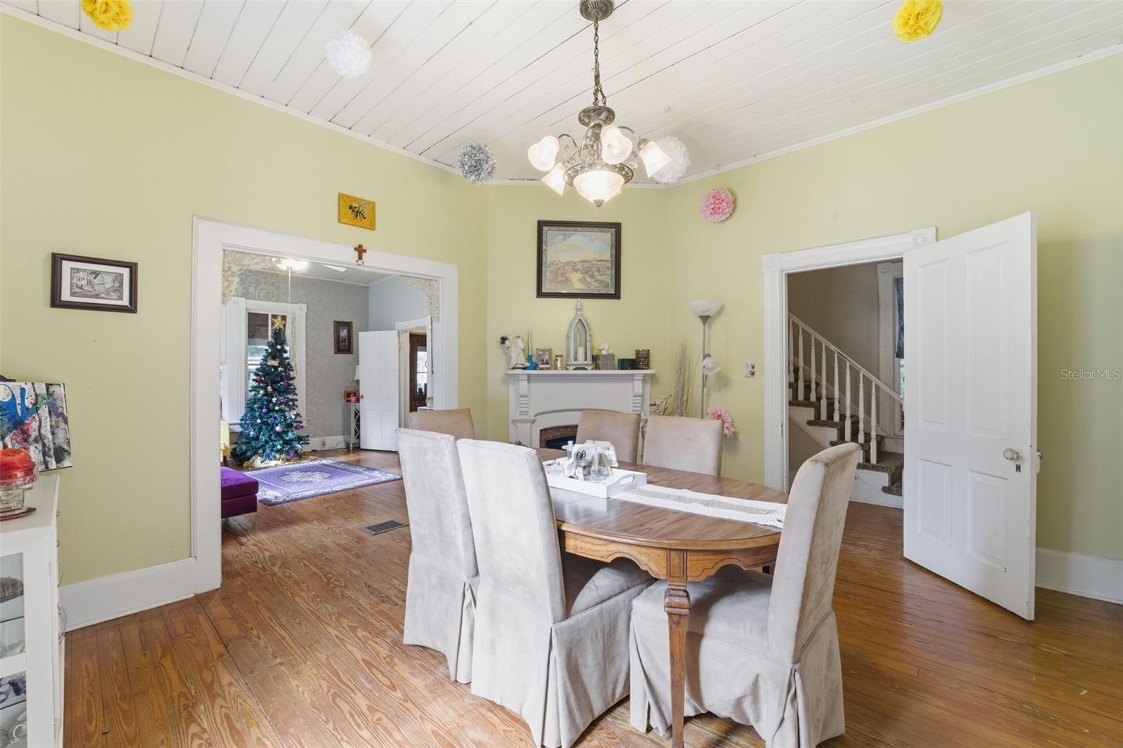 TOWN/BROOKSVILLE - Residential