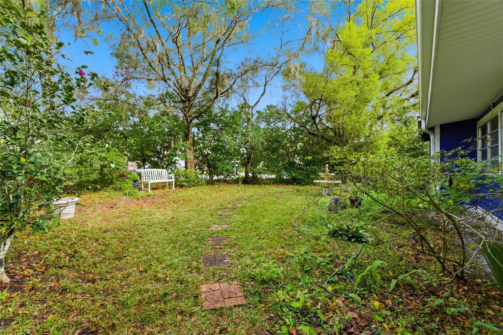 TOWN/BROOKSVILLE - Residential