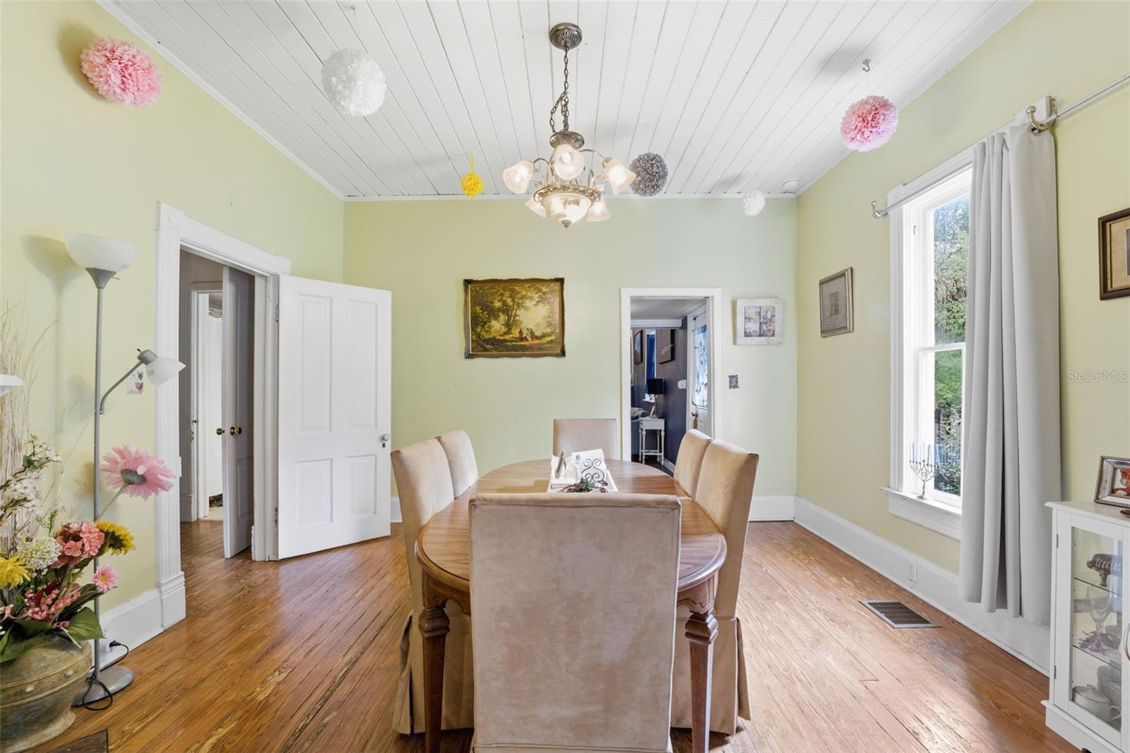 TOWN/BROOKSVILLE - Residential