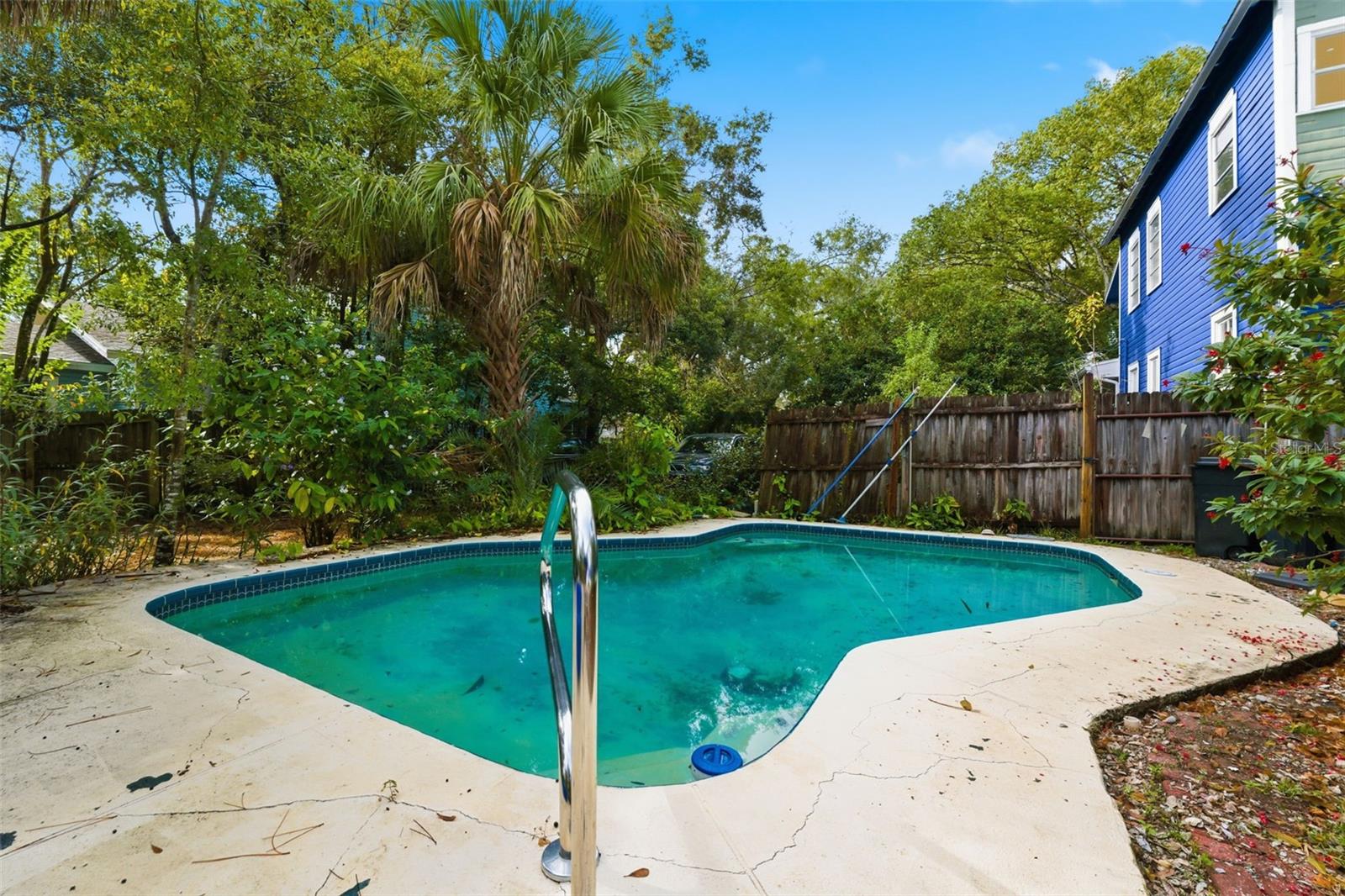 TOWN/BROOKSVILLE - Residential