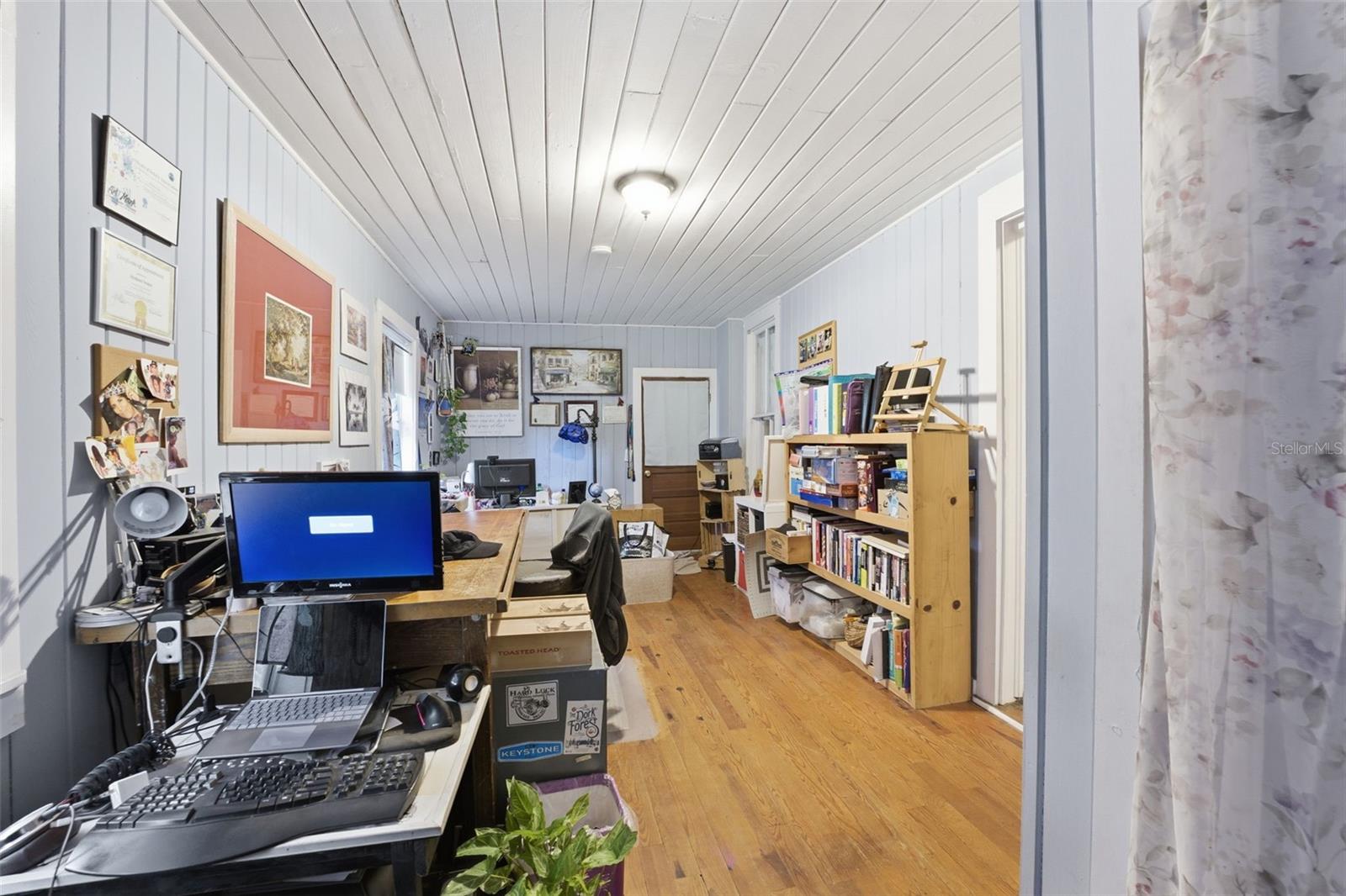 TOWN/BROOKSVILLE - Residential