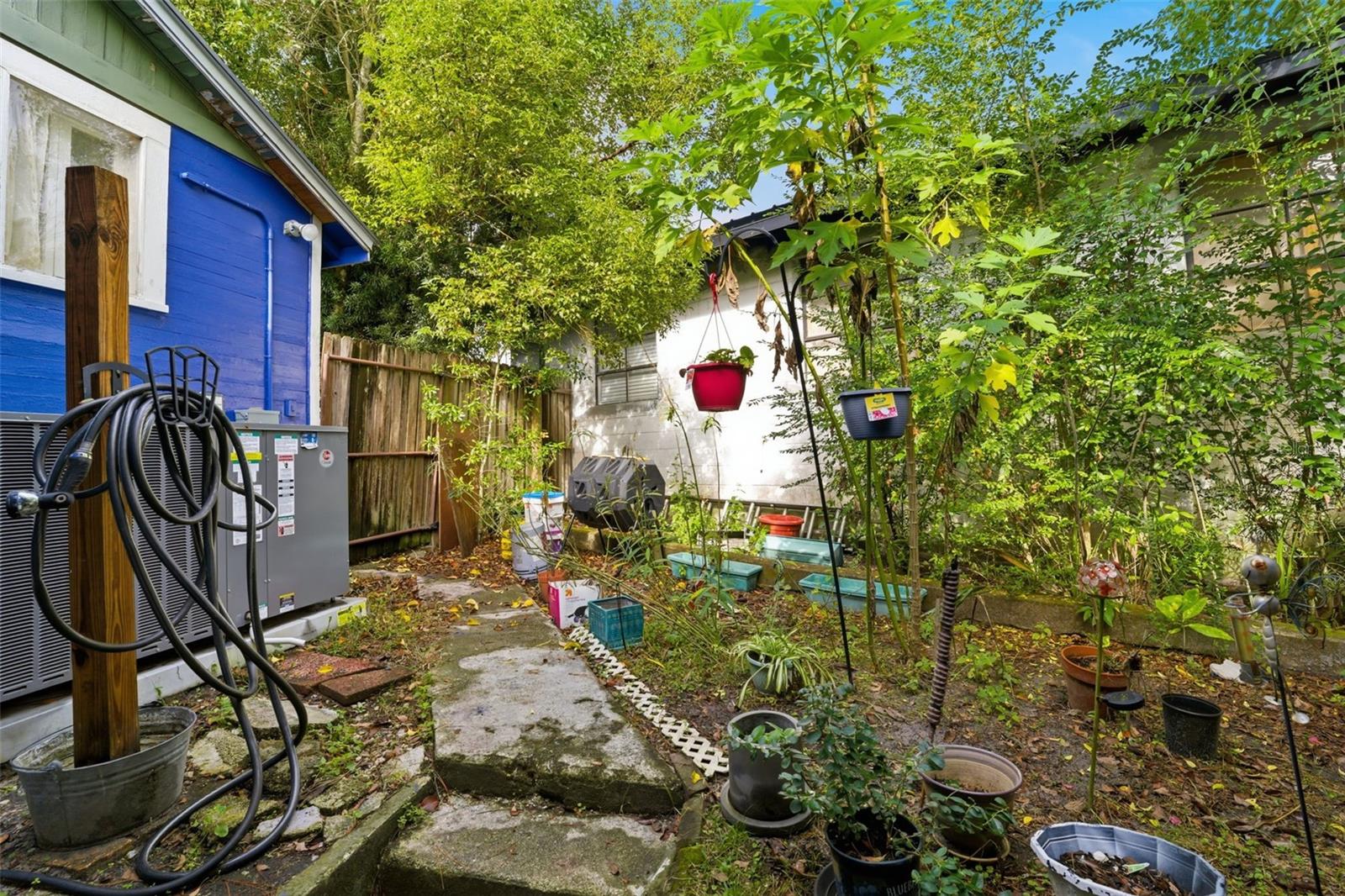 TOWN/BROOKSVILLE - Residential