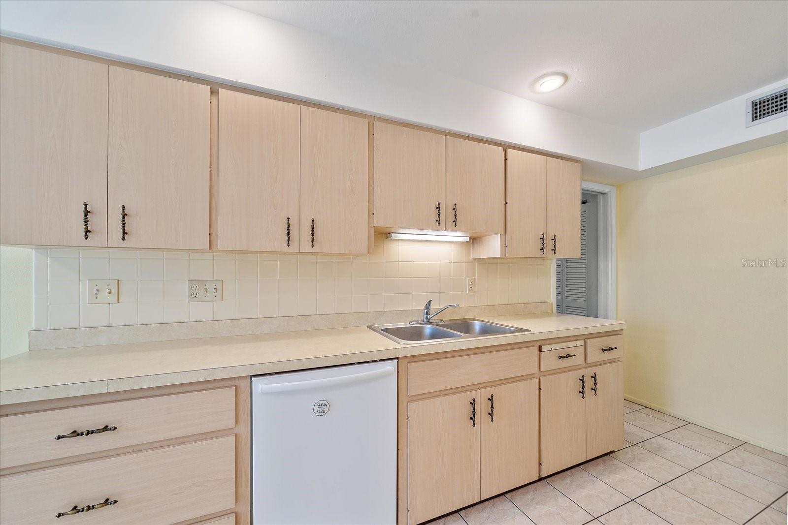 SOUTHWINDS AT FIVE LAKES PH A,6,7,8&11 - Residential