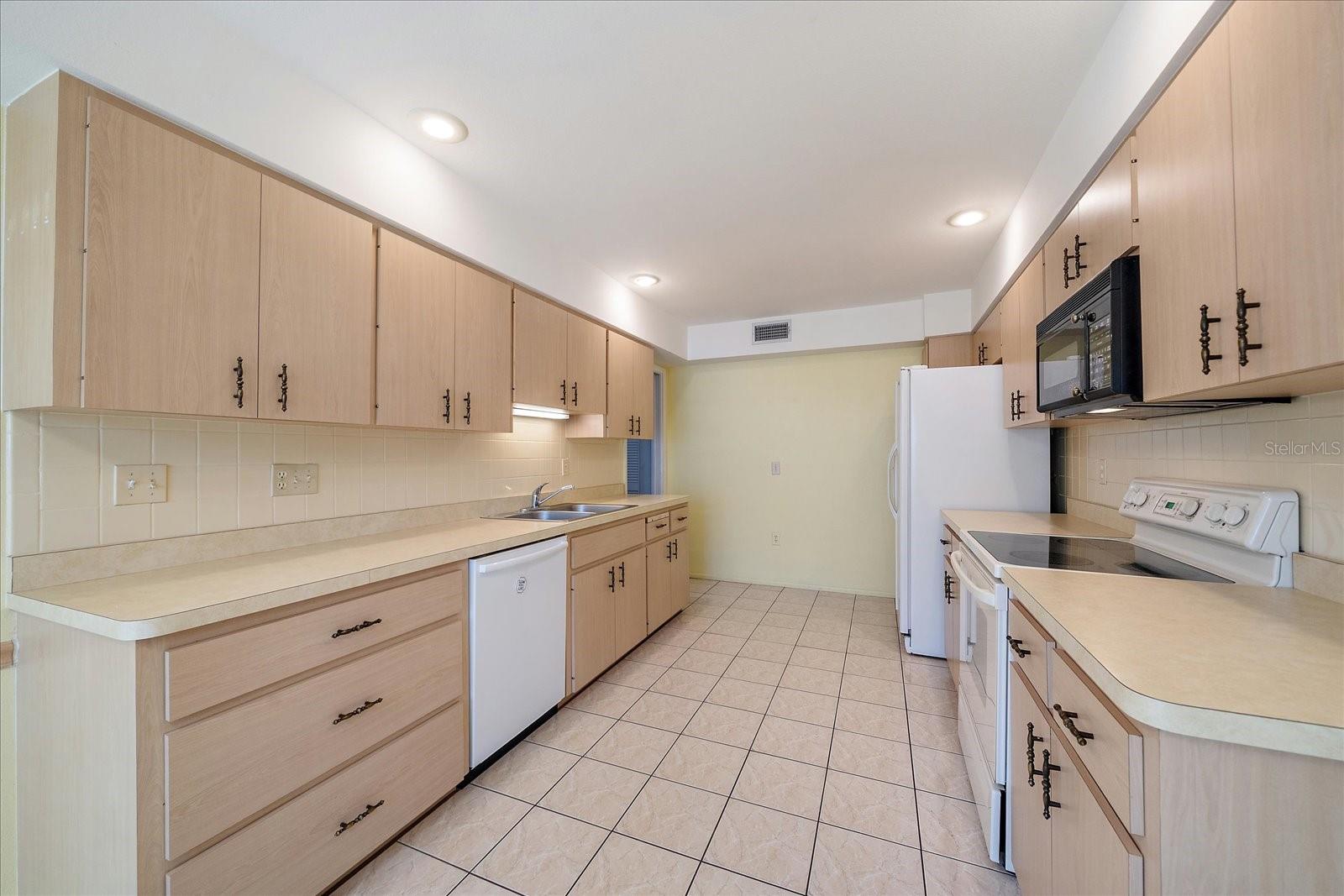 SOUTHWINDS AT FIVE LAKES PH A,6,7,8&11 - Residential