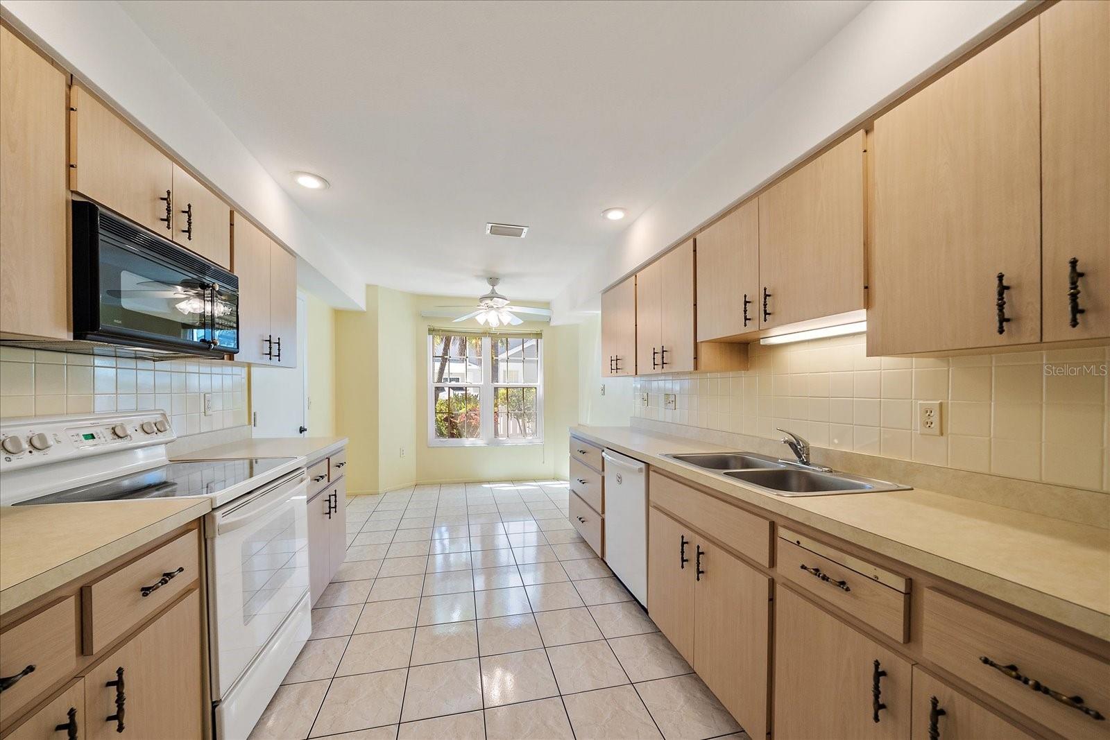 SOUTHWINDS AT FIVE LAKES PH A,6,7,8&11 - Residential