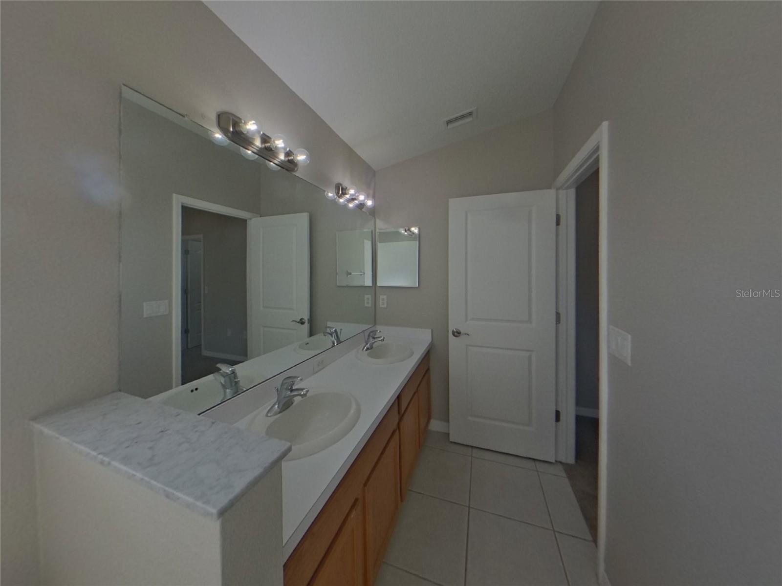 WELLINGTON NORTH AT BAY PARK - Residential Lease